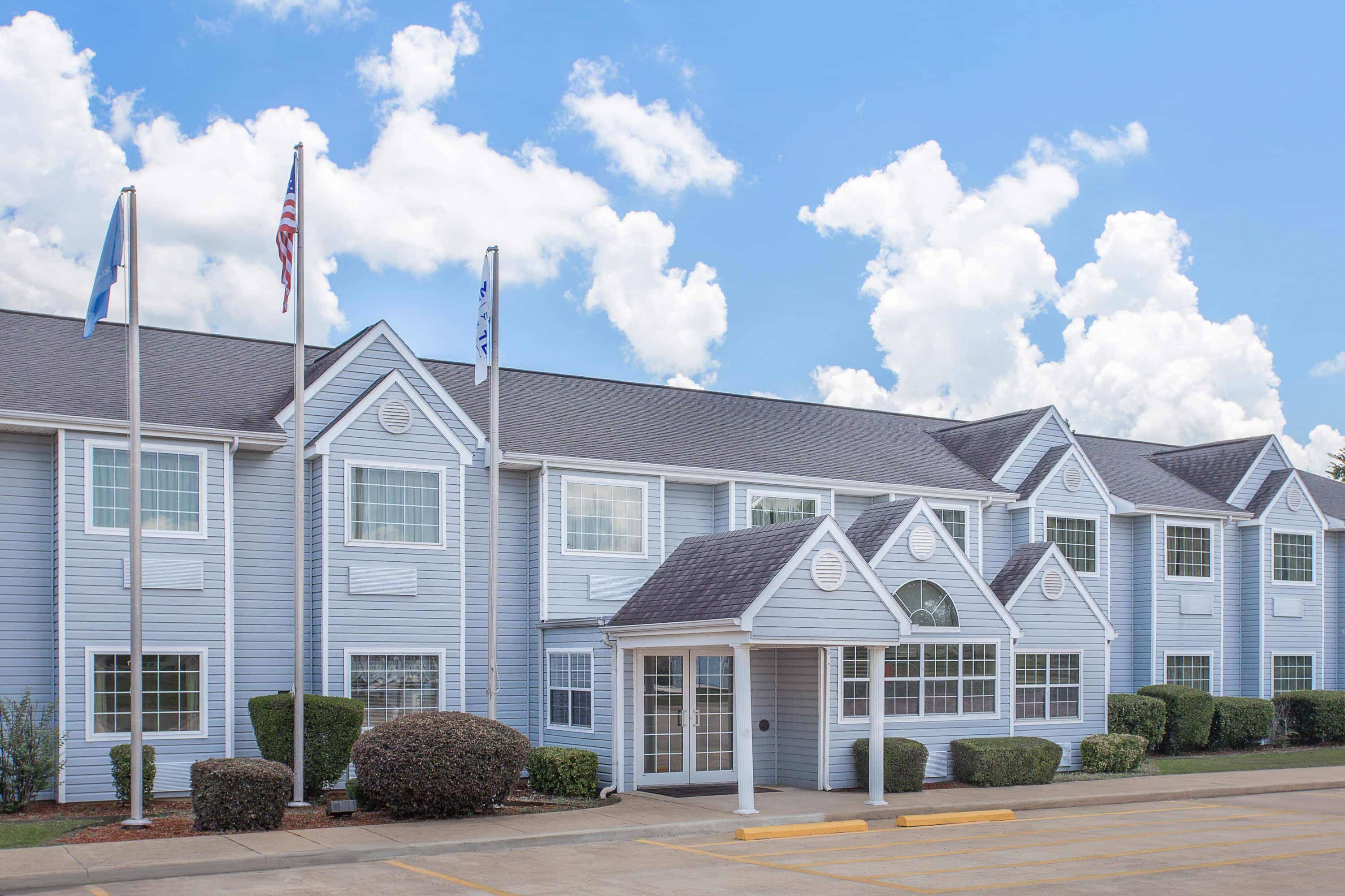 Microtel Inn & Suites by Wyndham Broken Bow Broken Bow, OK Hotels