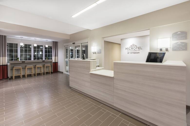 Microtel Inn Suites By Wyndham Perry Hotels Ok 73077 Microtel Inn Suites By Wyndham Perry Hotel Lobby In Oklahoma
