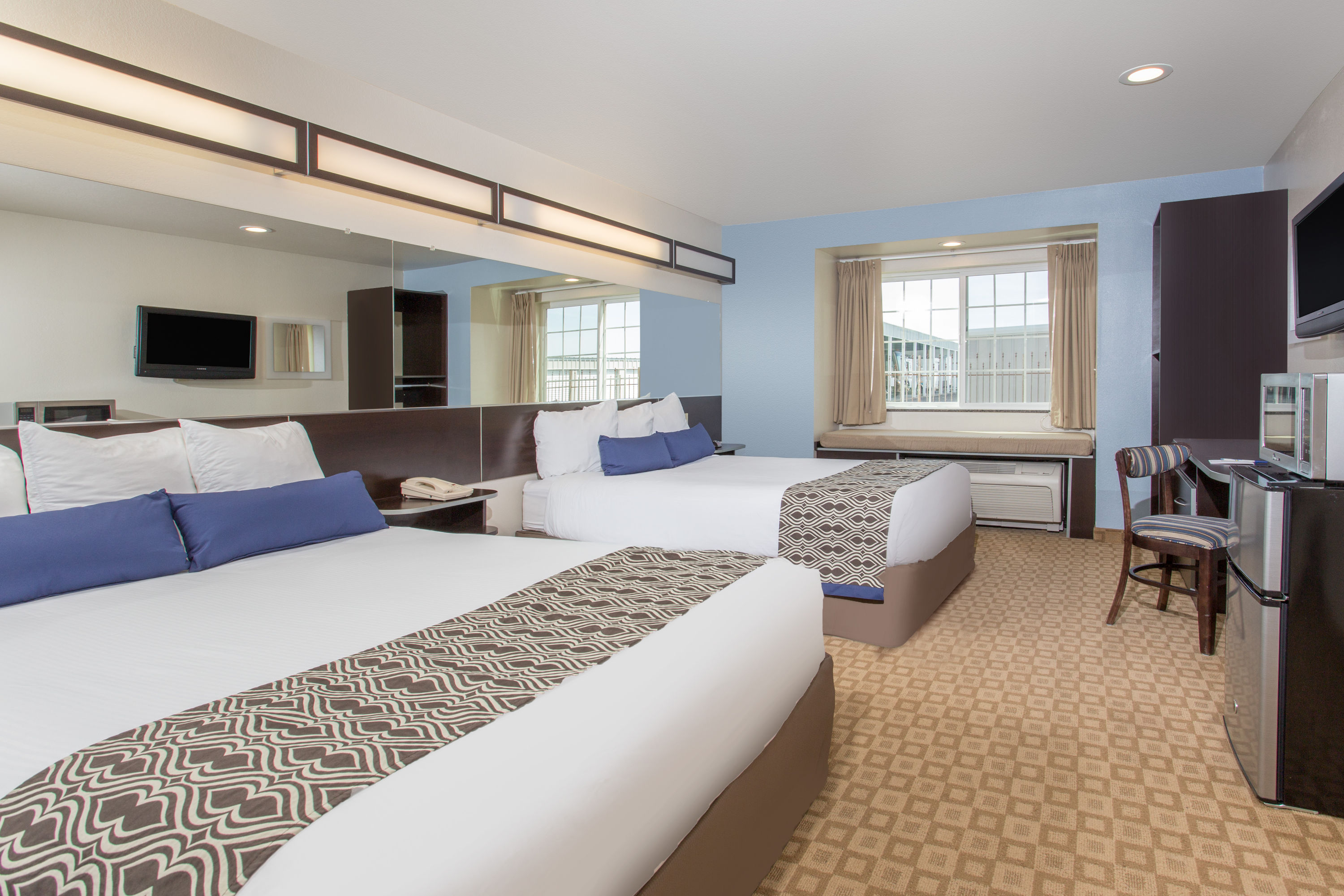 Microtel Inn & Suites by Wyndham Klamath Falls Klamath Falls, OR Hotels