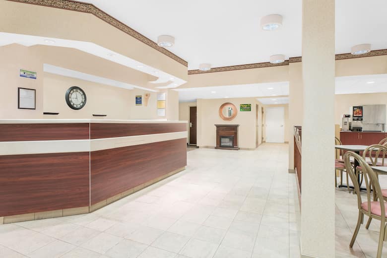 Microtel Inn Suites By Wyndham Hamburg Hotels Pa 19526 Microtel Inn Suites By Wyndham Hamburg Hotel Lobby In Pennsylvania