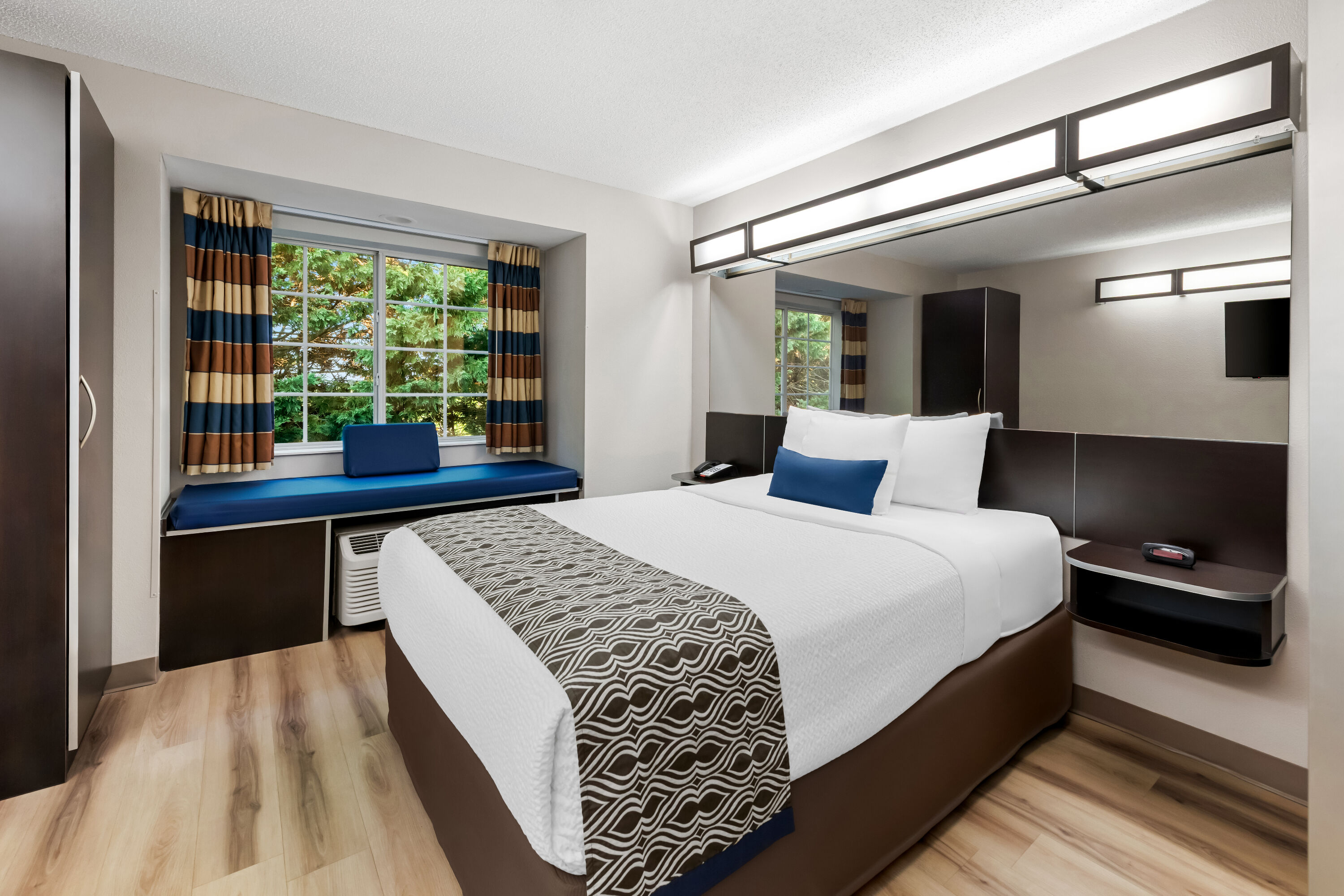 Microtel Inn & Suites by Wyndham Greenville / Woodruff Rd suite in Greenville, South Carolina