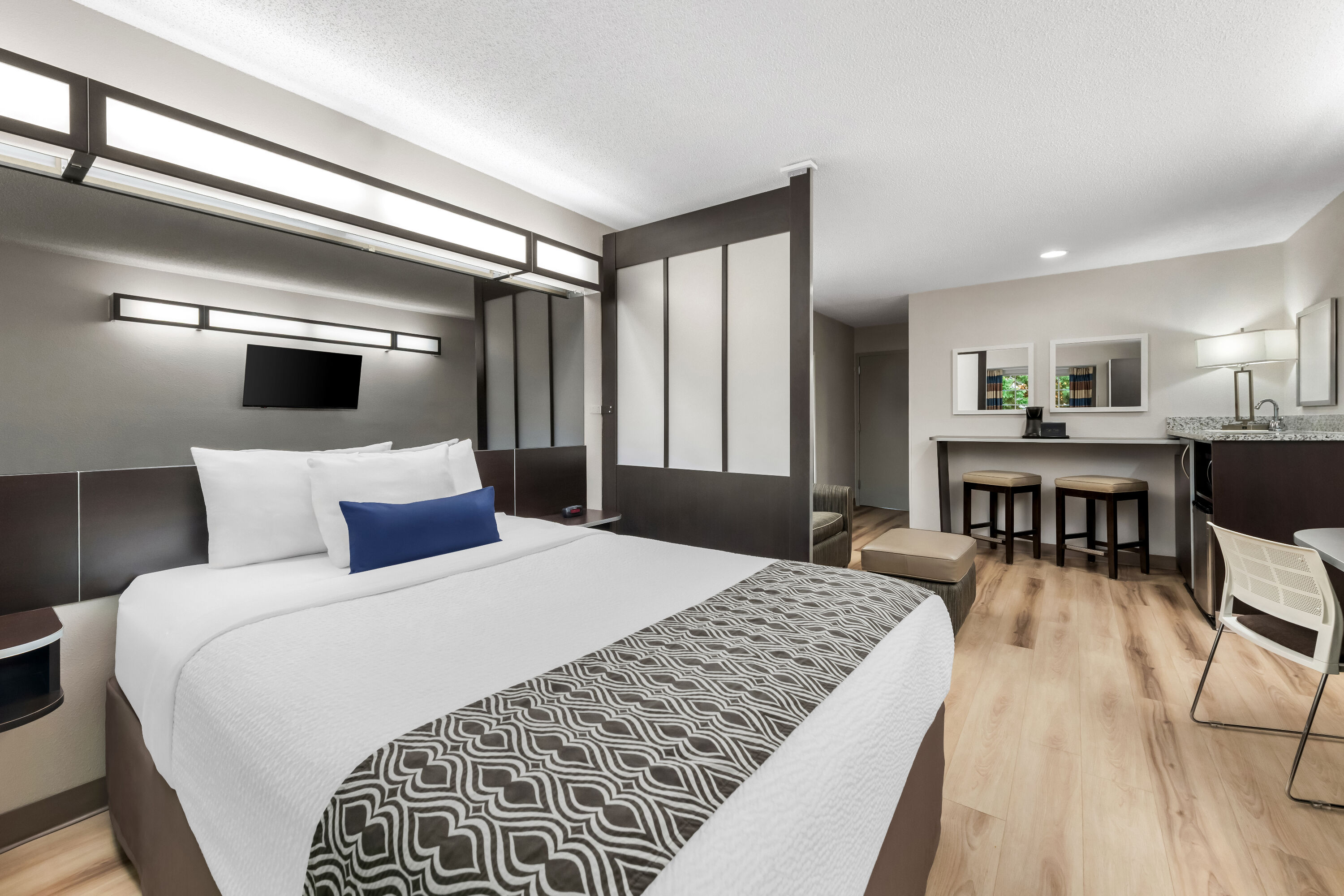 Microtel Inn & Suites by Wyndham Greenville / Woodruff Rd suite in Greenville, South Carolina