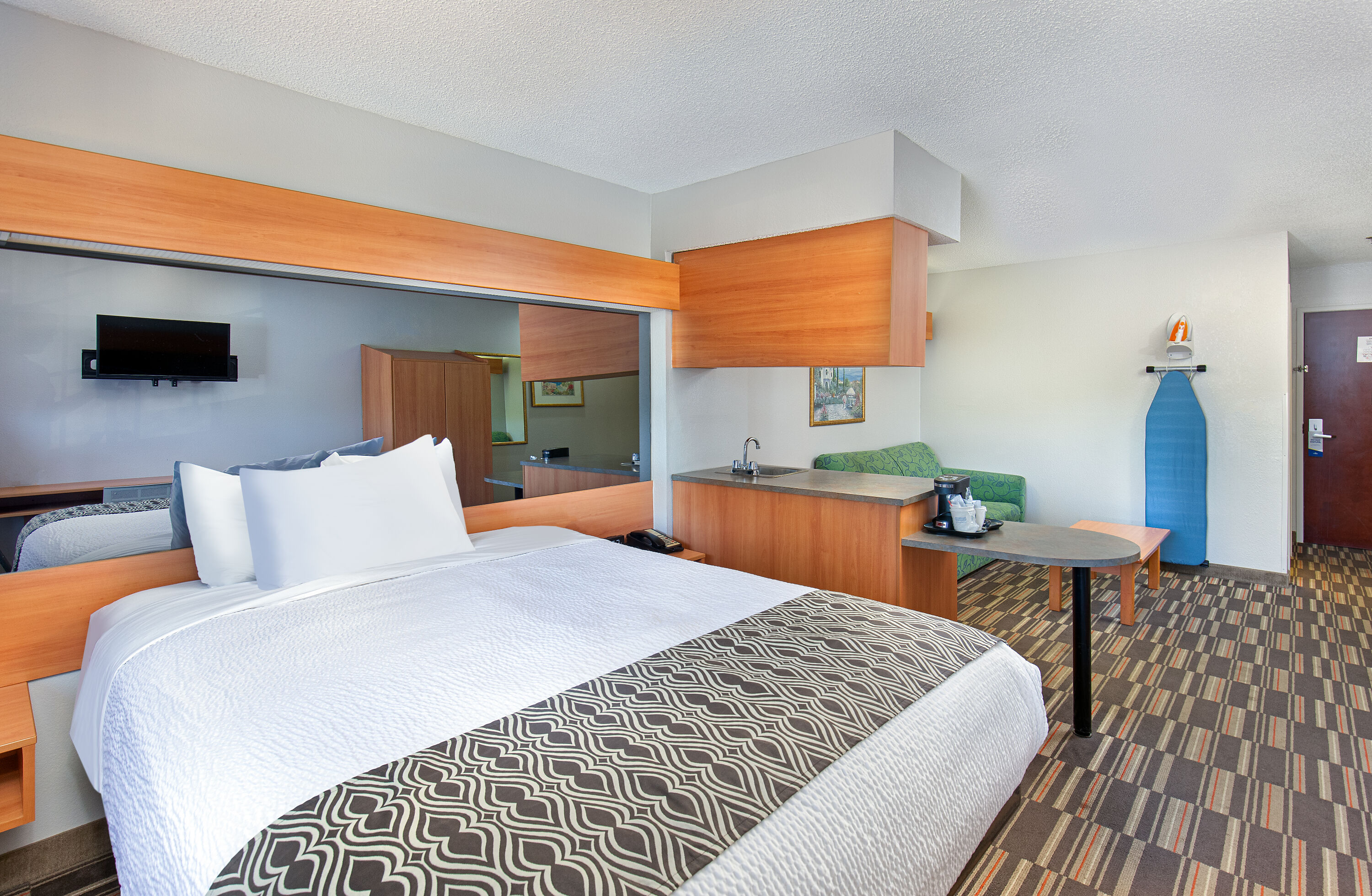 Microtel Inn & Suites by Wyndham Cordova Memphis I-40 East suite in Cordova, Tennessee