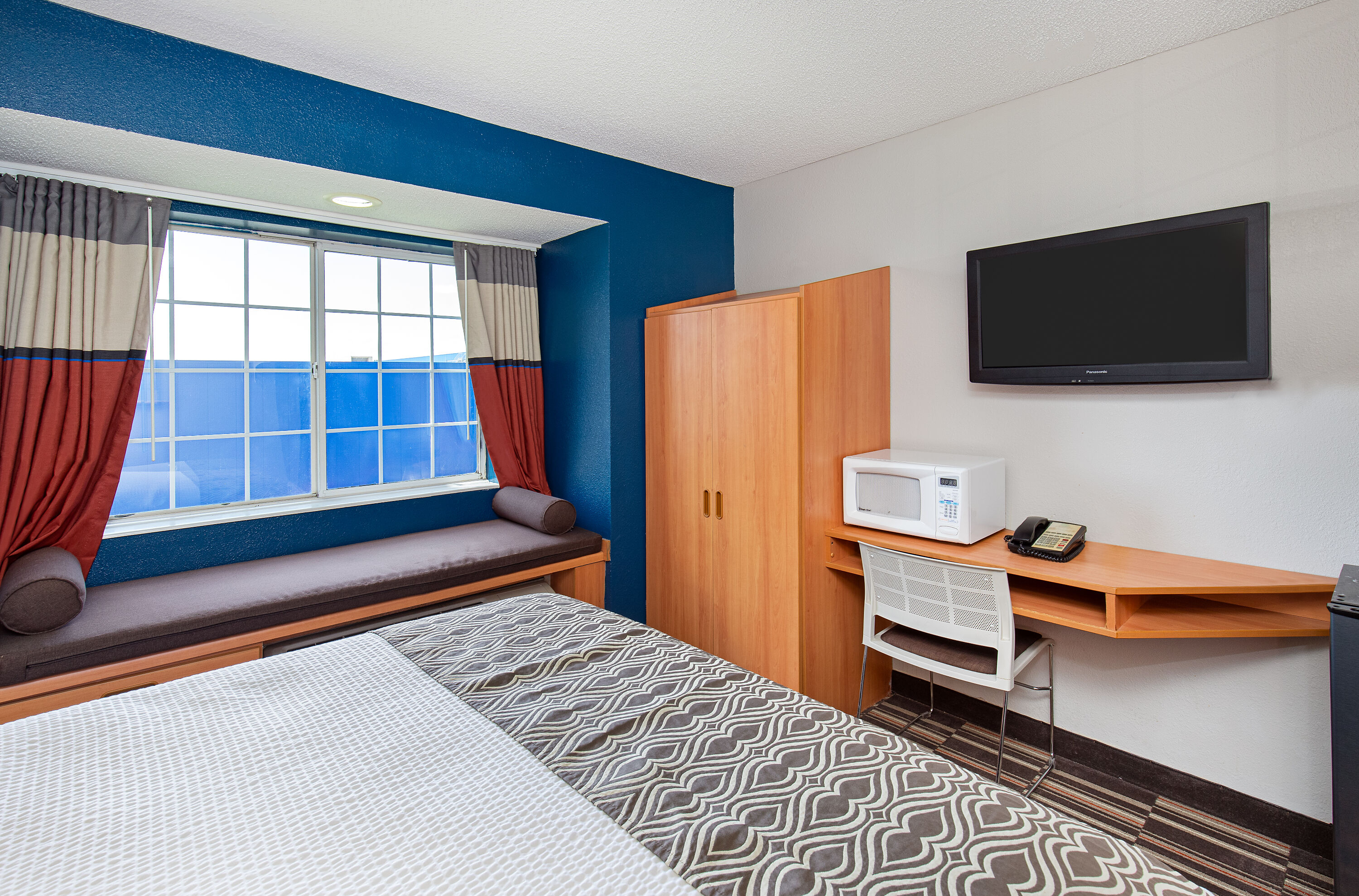 Guest room at the Microtel Inn & Suites by Wyndham Cordova Memphis I-40 East in Memphis, Tennessee