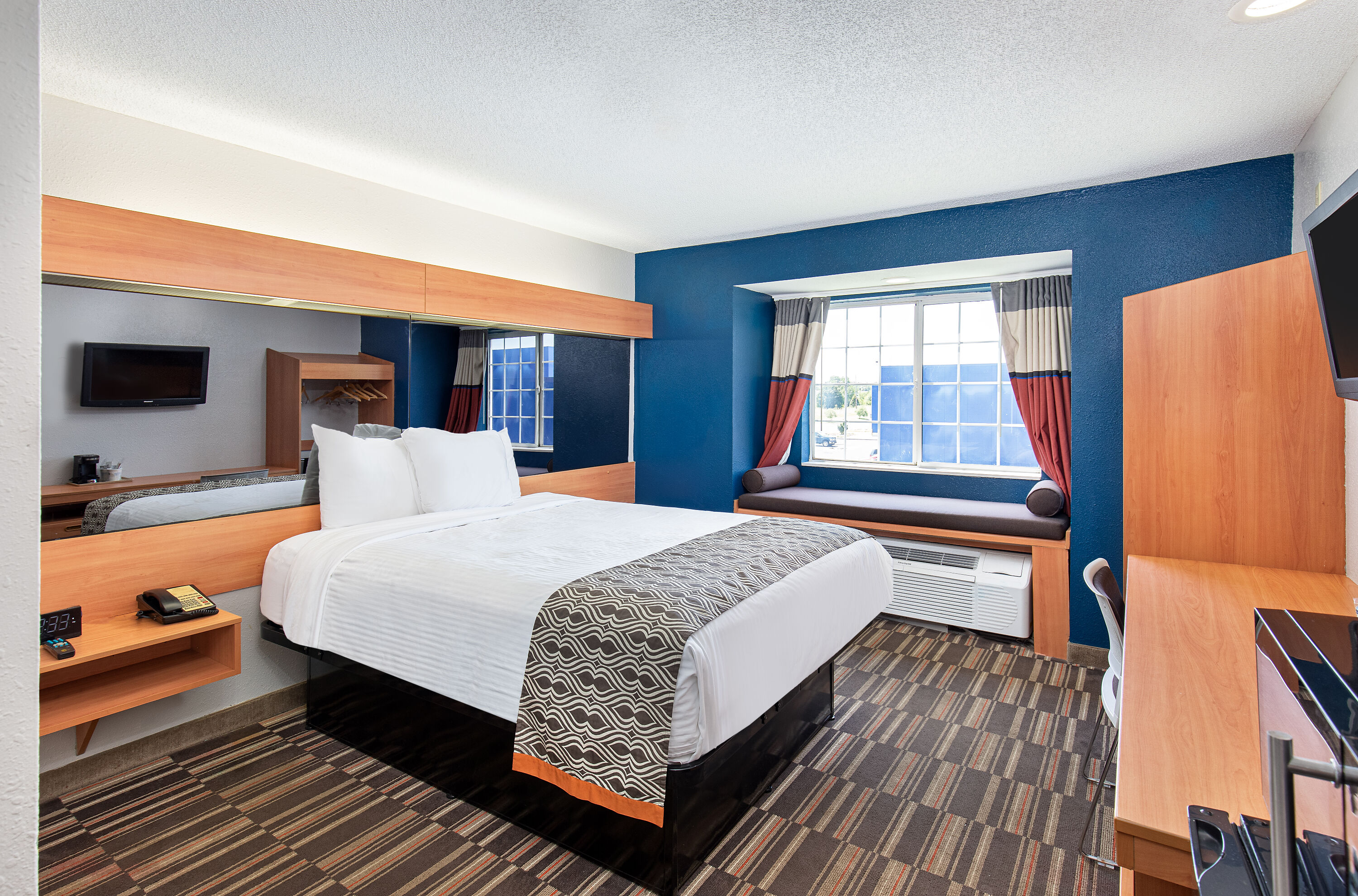 Guest room at the Microtel Inn & Suites by Wyndham Cordova Memphis I-40 East in Memphis, Tennessee