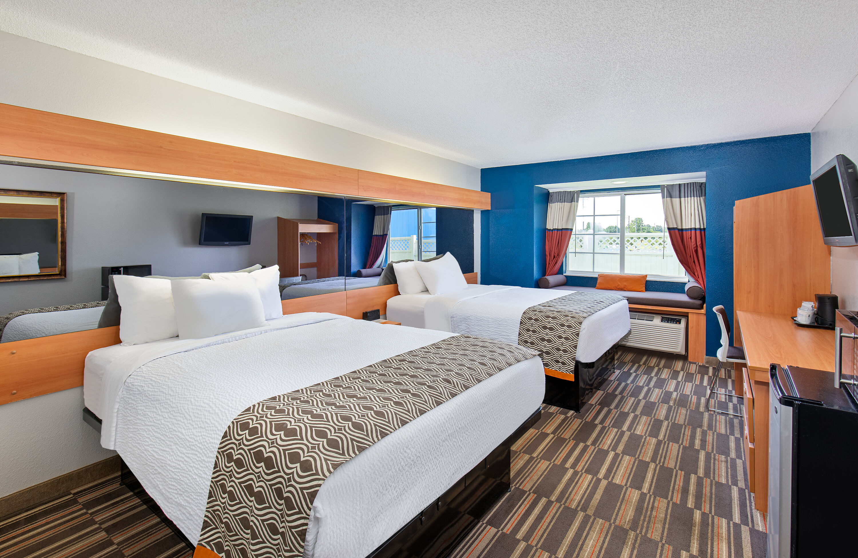Guest room at the Microtel Inn & Suites by Wyndham Cordova Memphis I-40 East in Memphis, Tennessee