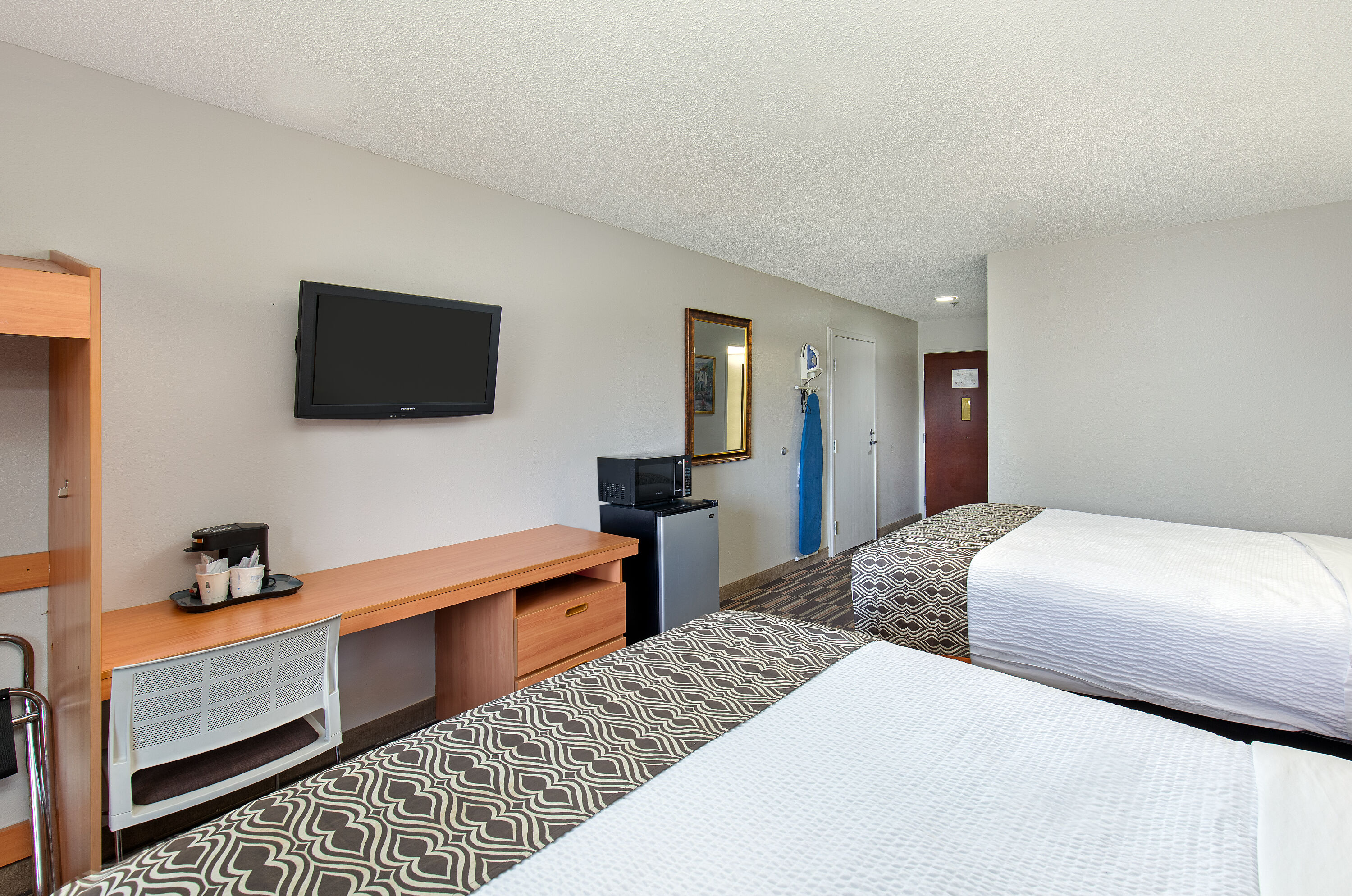 Guest room at the Microtel Inn & Suites by Wyndham Cordova Memphis I-40 East in Memphis, Tennessee