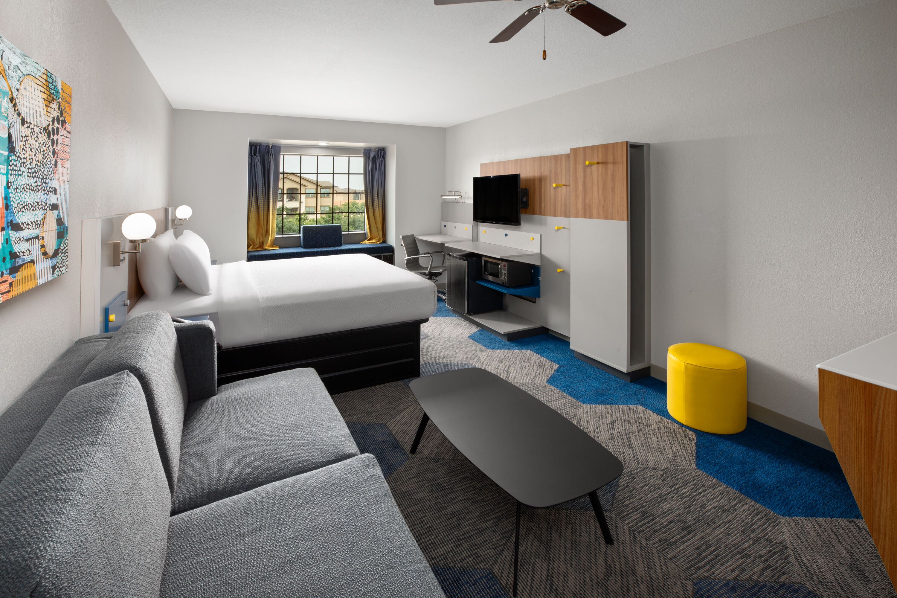 1 Queen Bed, Suite, Non-Smoking