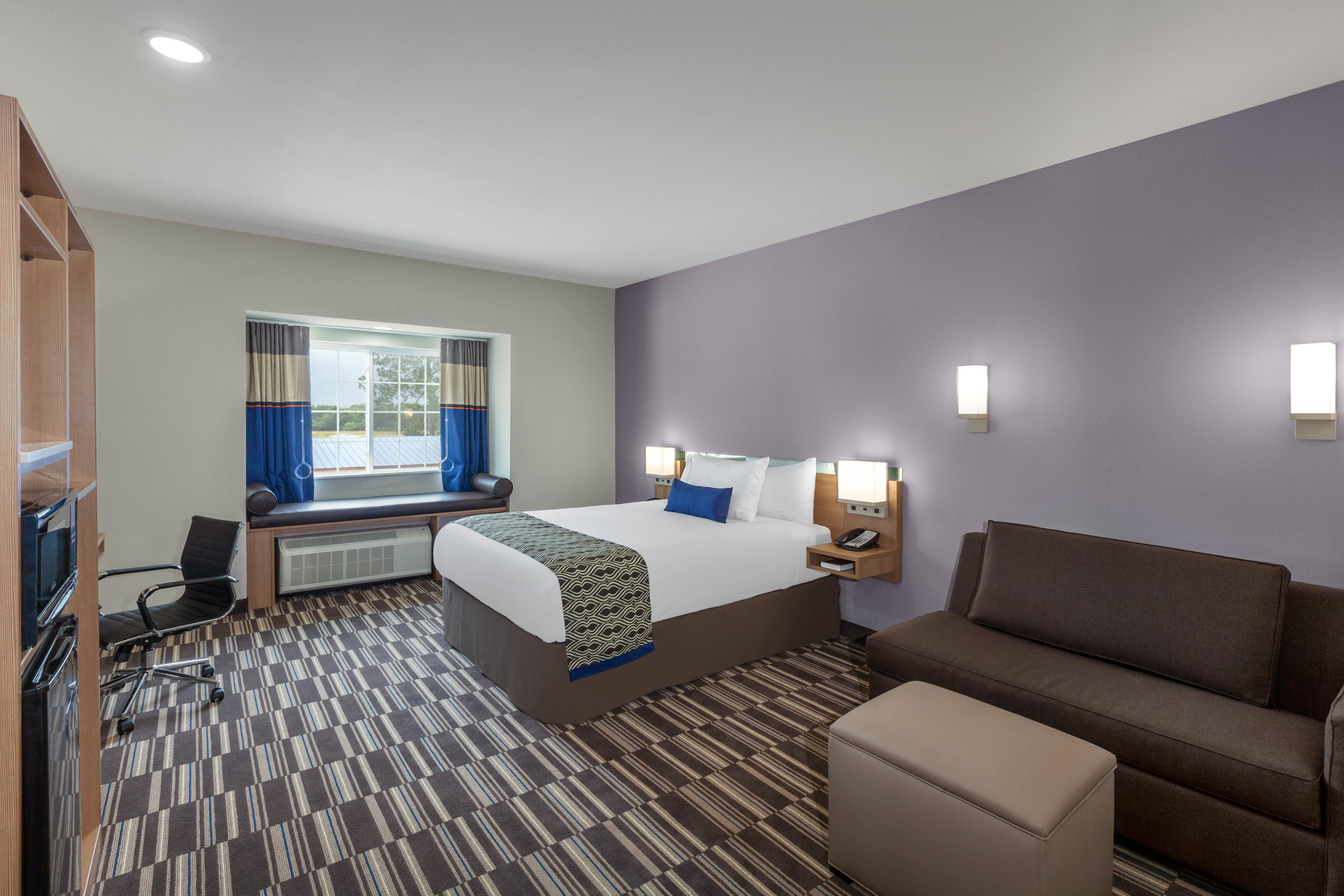 Guest room at the Microtel Inn & Suites by Wyndham College Station in College Station, Texas