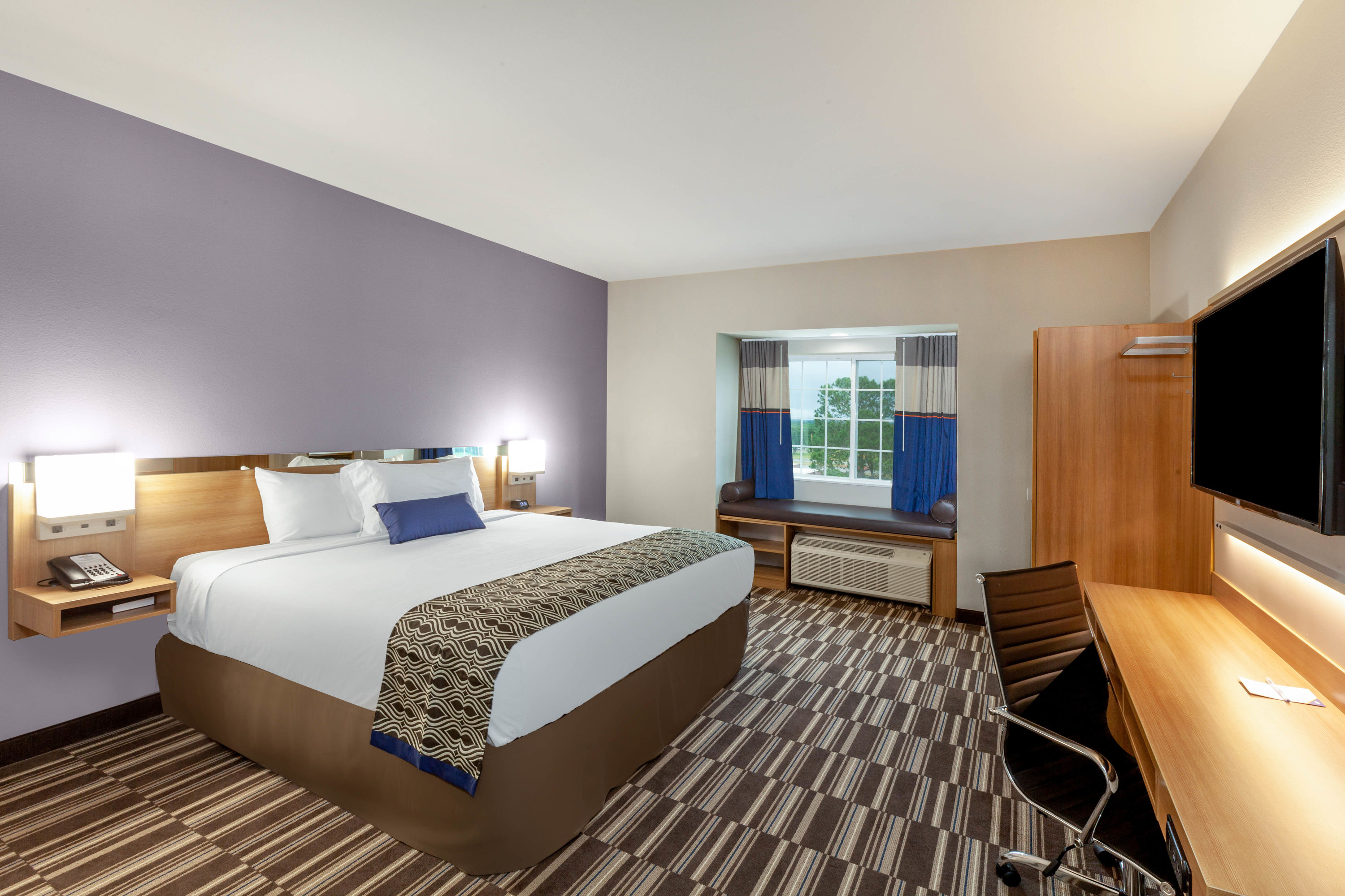 Guest room at the Microtel Inn & Suites by Wyndham College Station in College Station, Texas