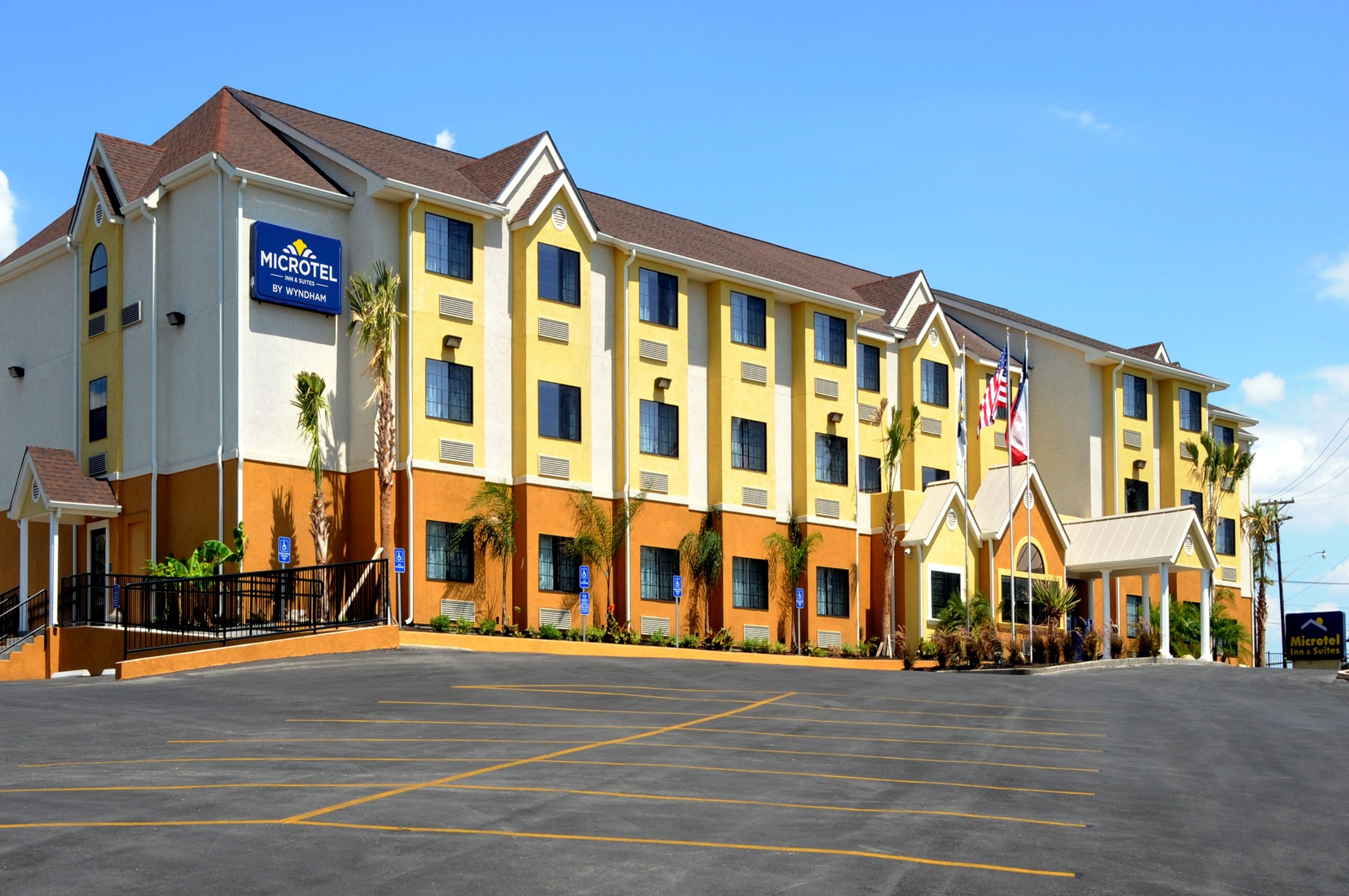 Exterior of Microtel Inn & Suites by Wyndham New Braunfels hotel in New Braunfels, Texas