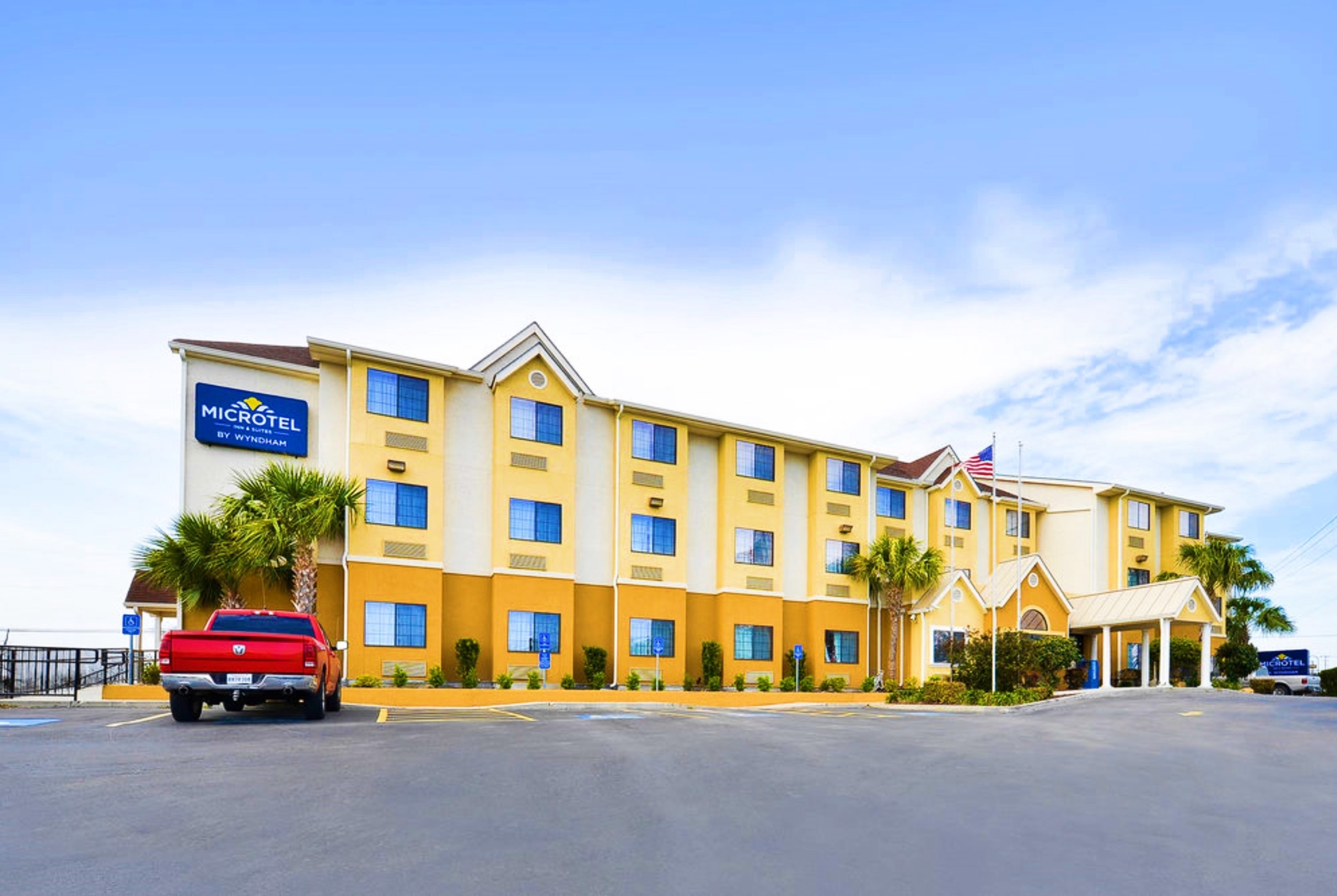 Back Exterior Image of Microtel Inn & Suites by Wyndham New Braunfels hotel in New Braunfels, Texas