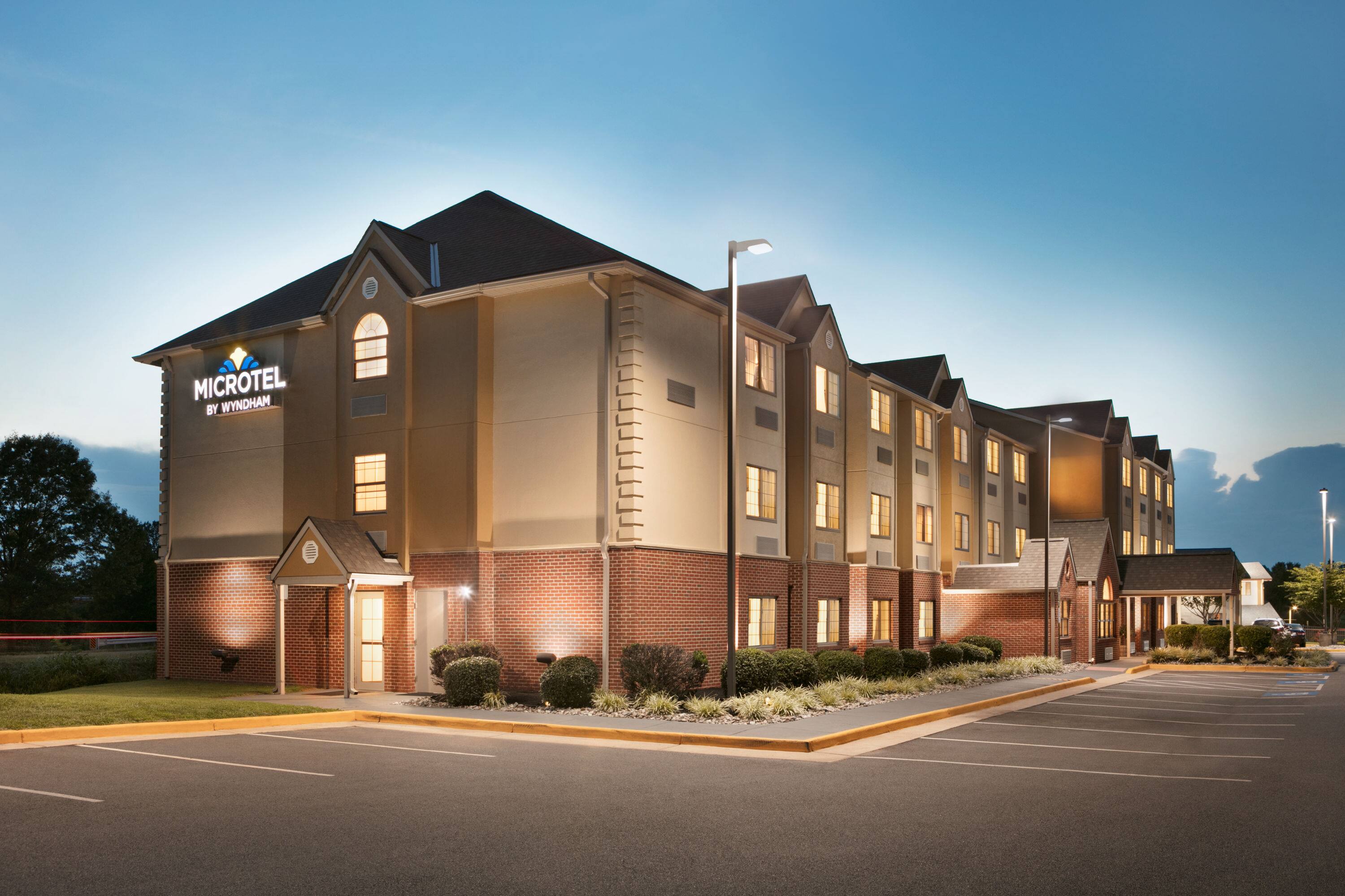shops and restaurants near microtel hotel & suites salt lake city airport