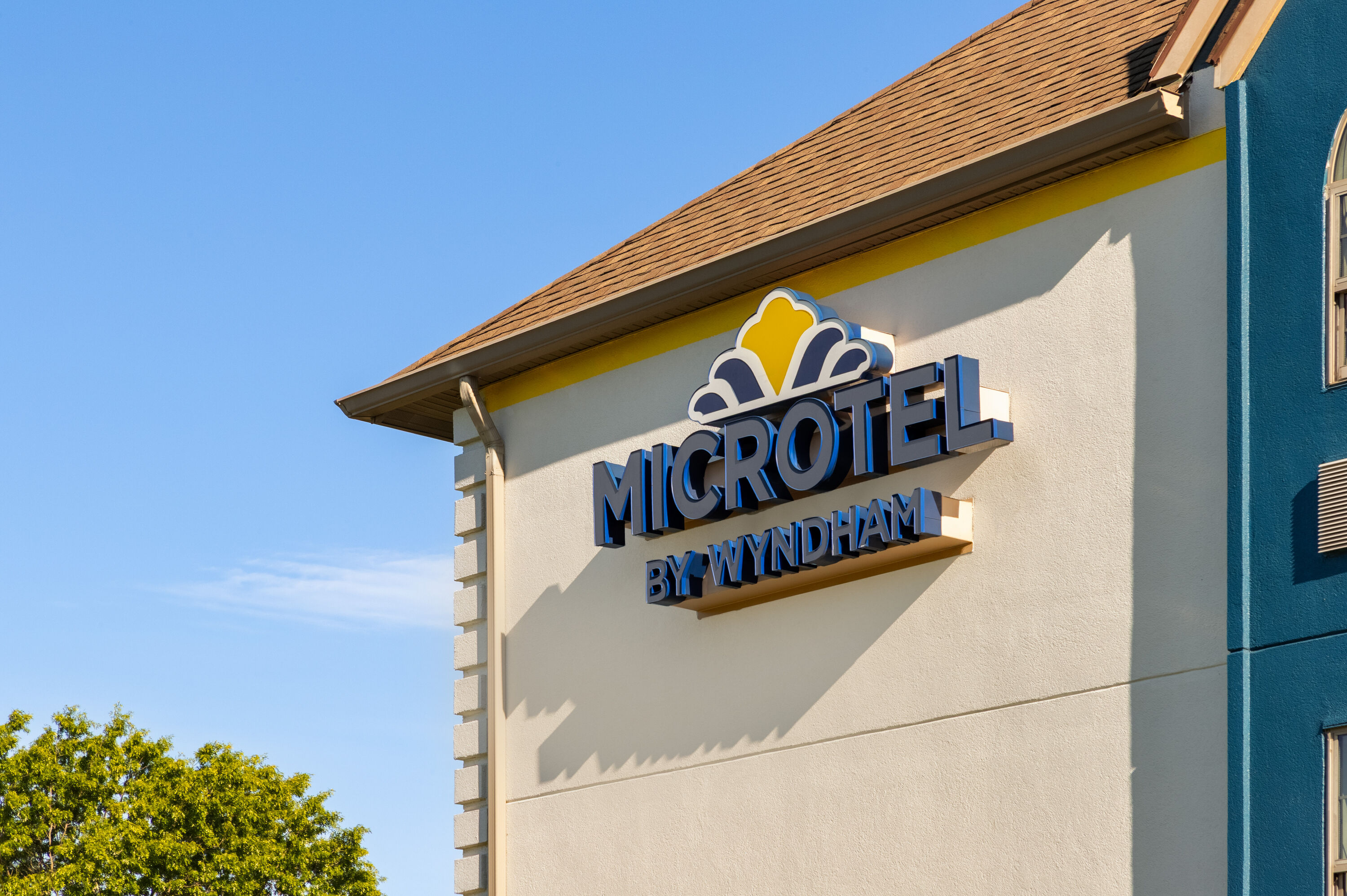 Exterior of Microtel Inn & Suites by Wyndham Culpeper hotel in Culpeper, Virginia