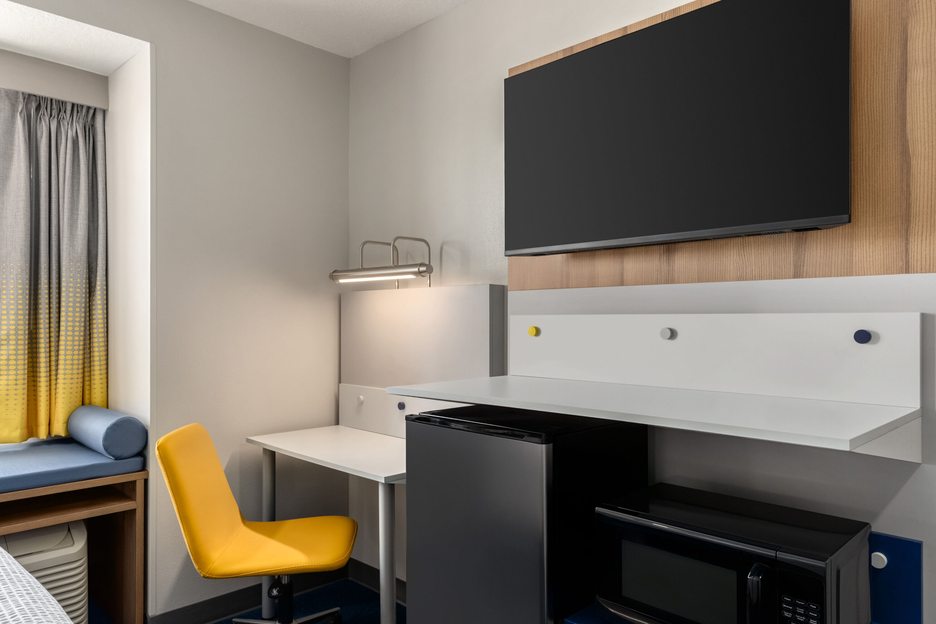Guest room at the Microtel Inn & Suites by Wyndham Culpeper in Culpeper, Virginia