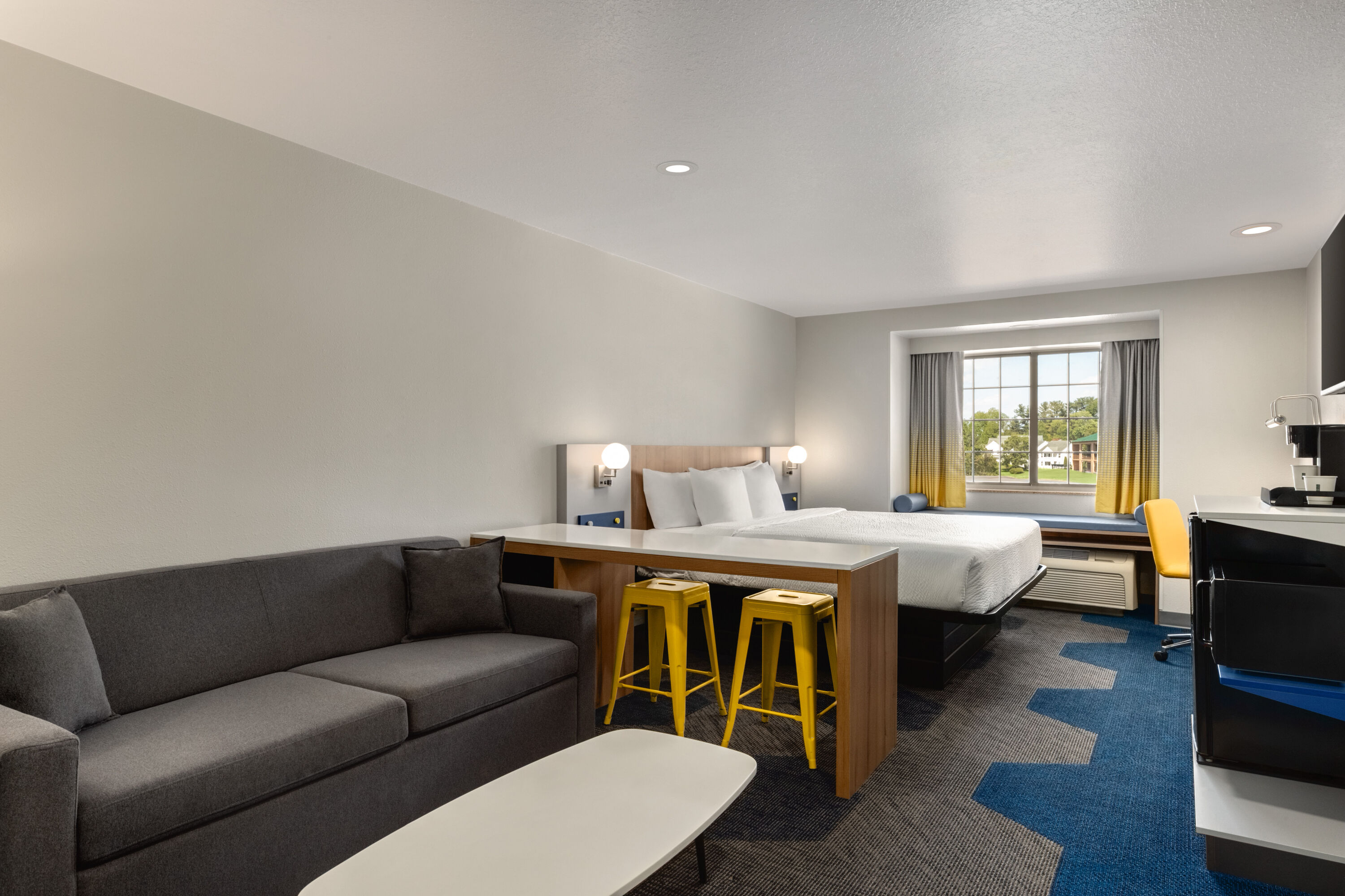 Microtel Inn & Suites by Wyndham Culpeper suite in Culpeper, Virginia