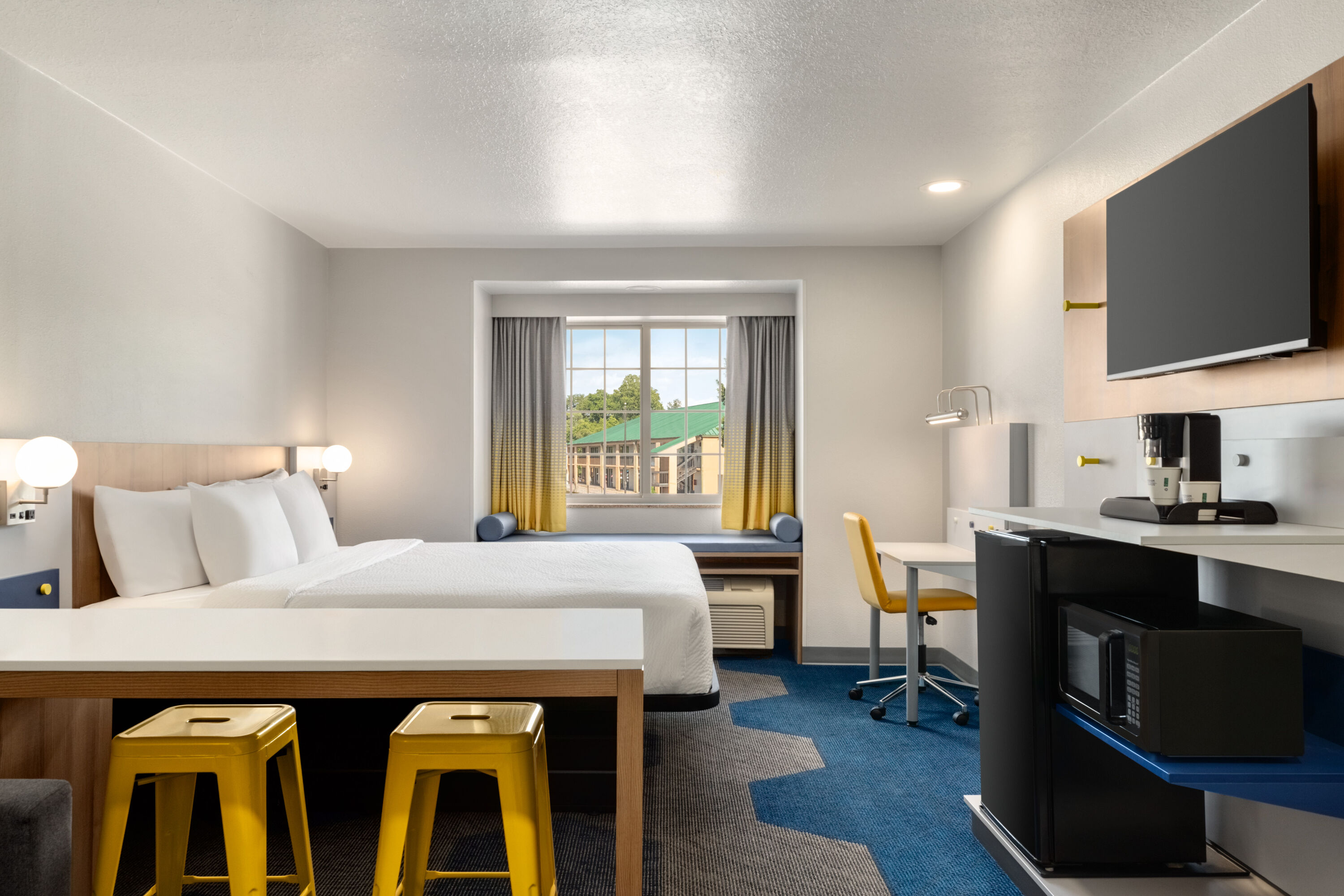 Microtel Inn & Suites by Wyndham Culpeper suite in Culpeper, Virginia