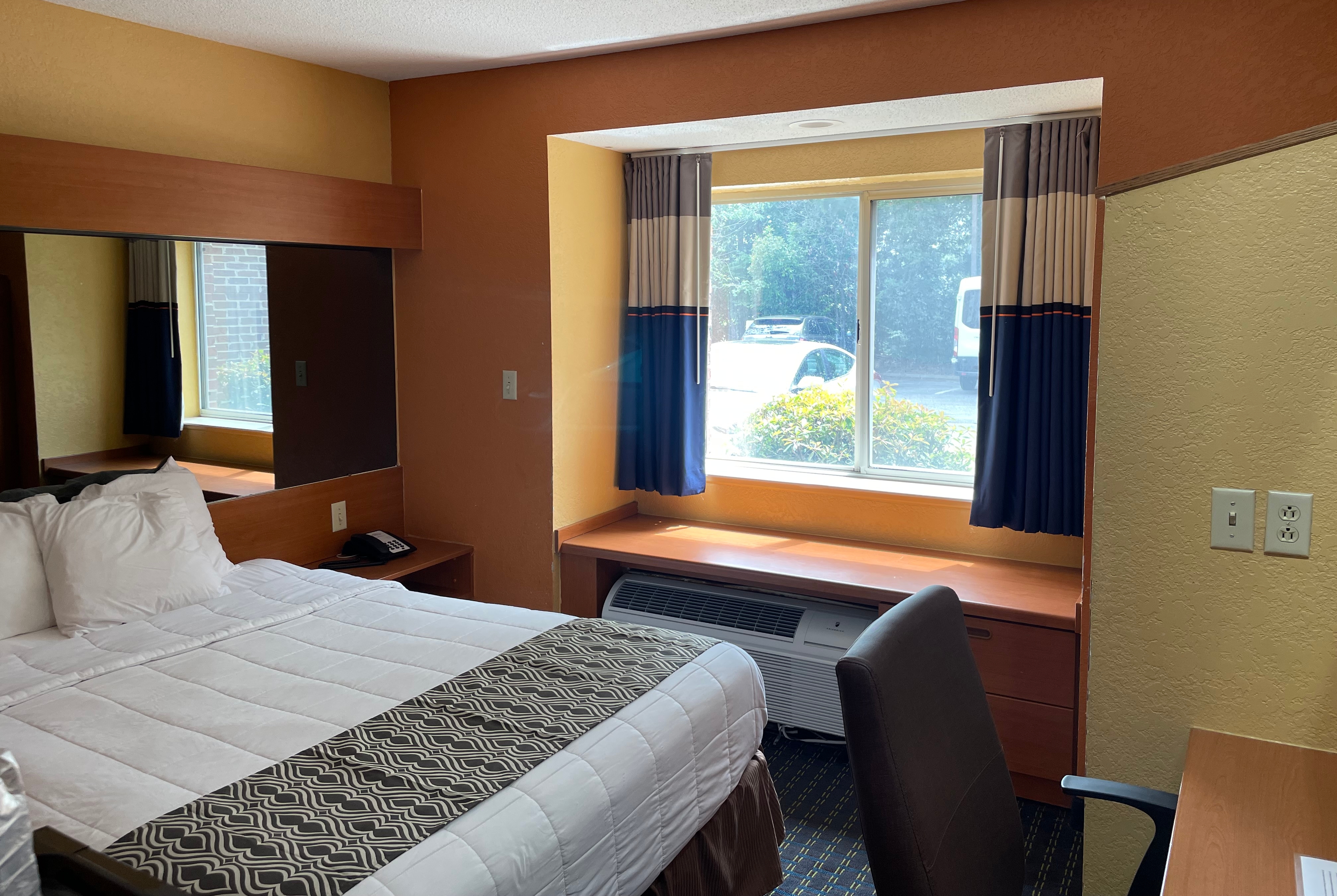 Microtel Inn & Suites by Wyndham Newport News Airport Newport News, VA Hotels