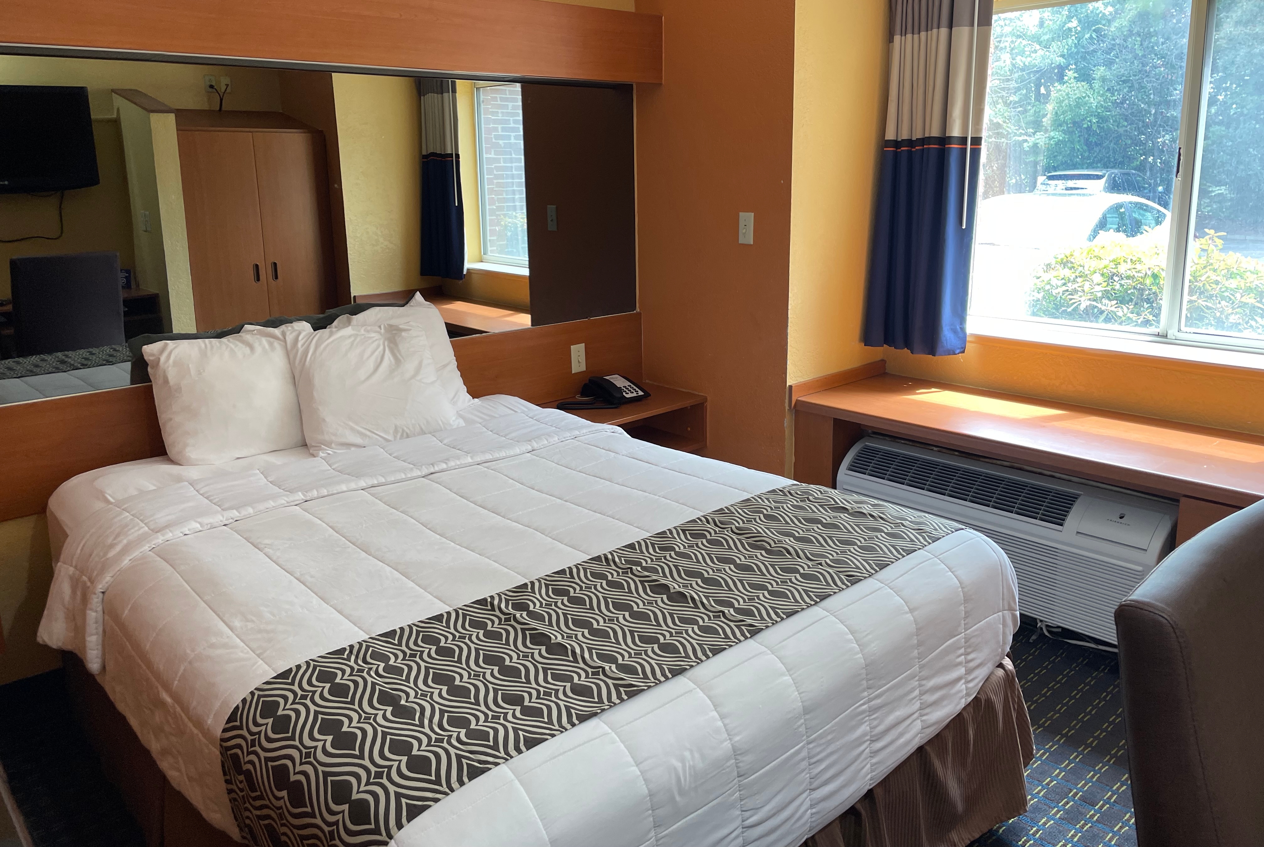 Microtel Inn Amp Suites By Wyndham Newport News Airport
