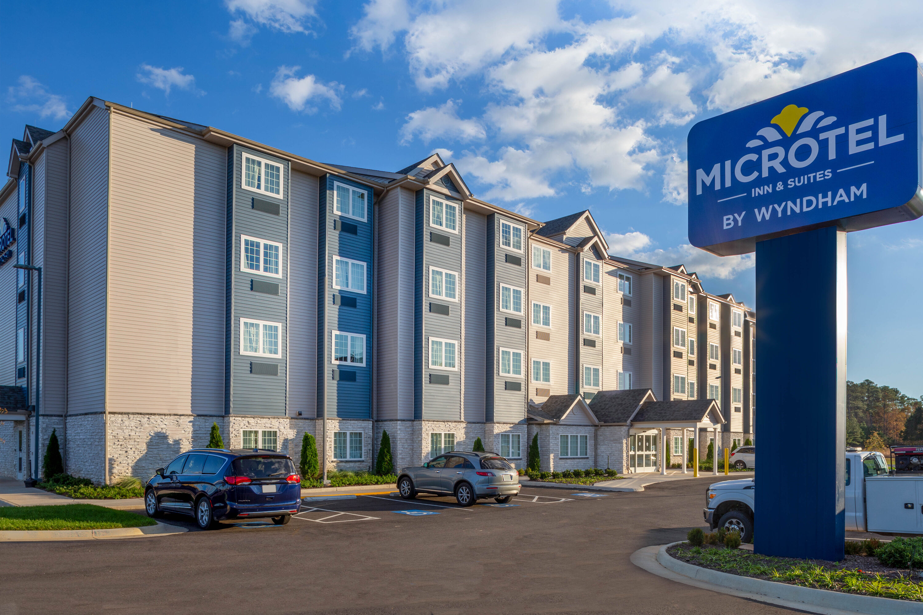 Exterior Day Image of Microtel Inn & Suites by Wyndham South Hill hotel in South Hill, Virginia
