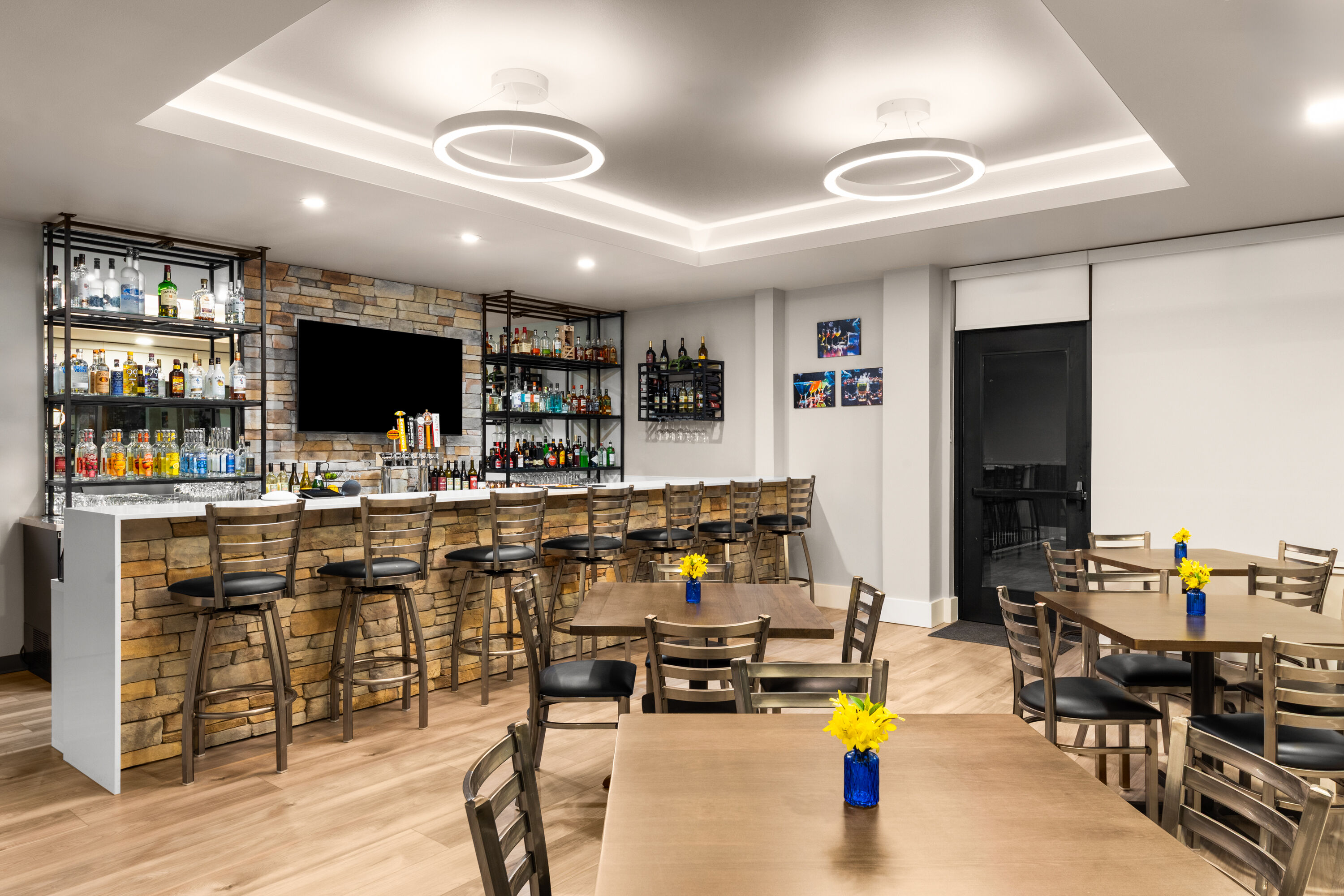 Bar at Microtel Inn & Suites by Wyndham Ephrata in Ephrata, Washington