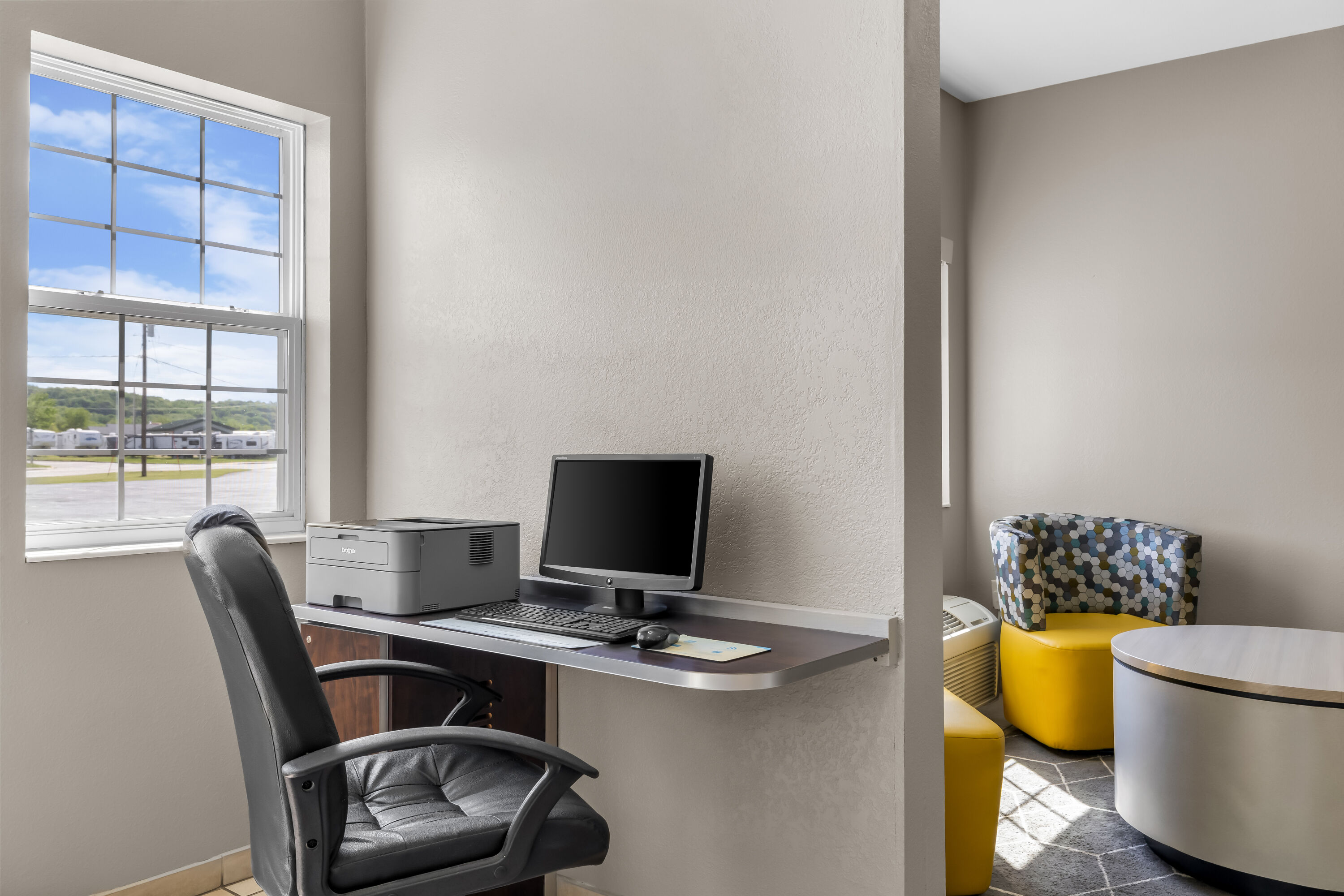 Microtel Inn & Suites by Wyndham Prairie du Chien business center in Prairie du Chien, Wisconsin