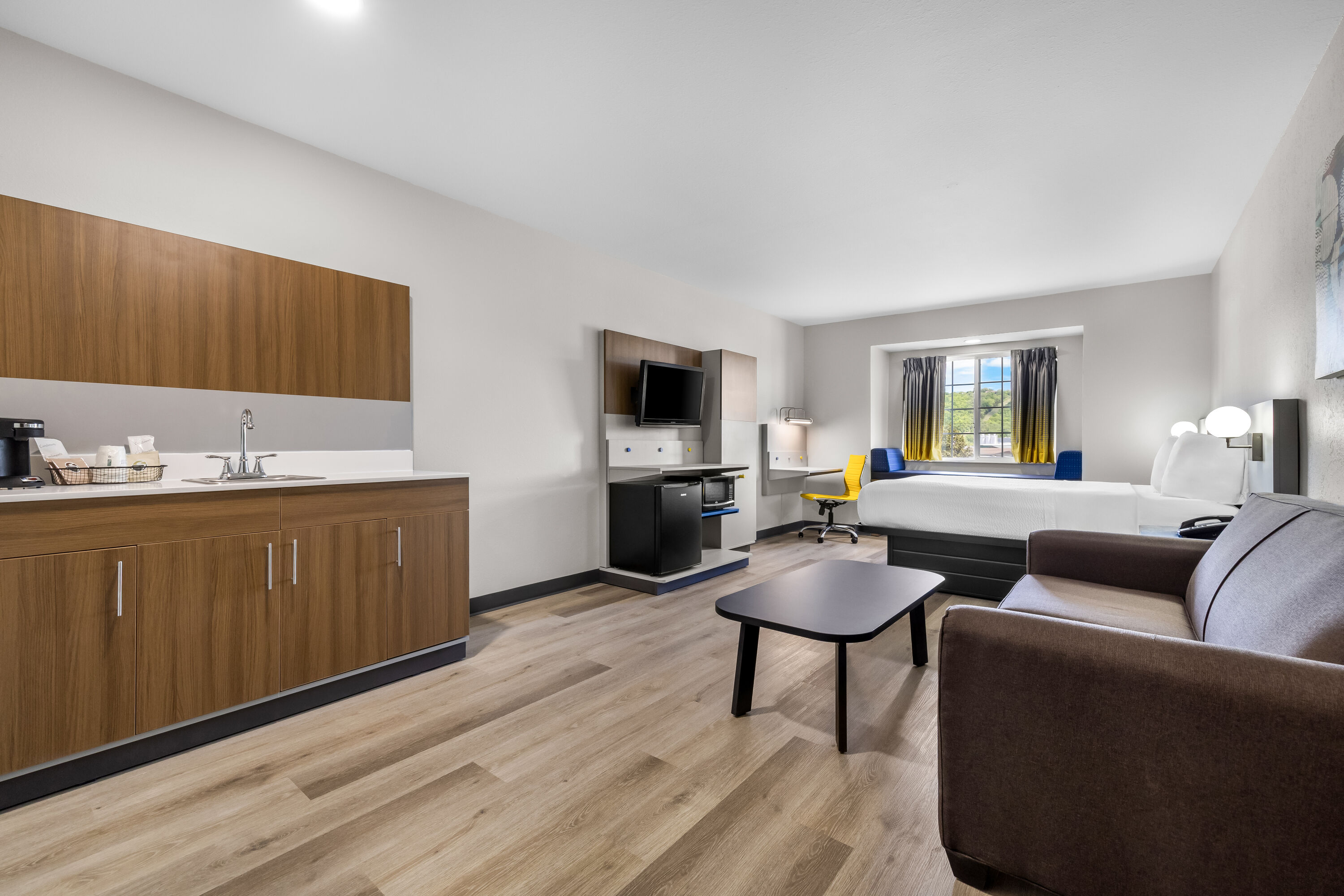 Microtel Inn & Suites by Wyndham Prairie du Chien suite in Prairie du Chien, Wisconsin