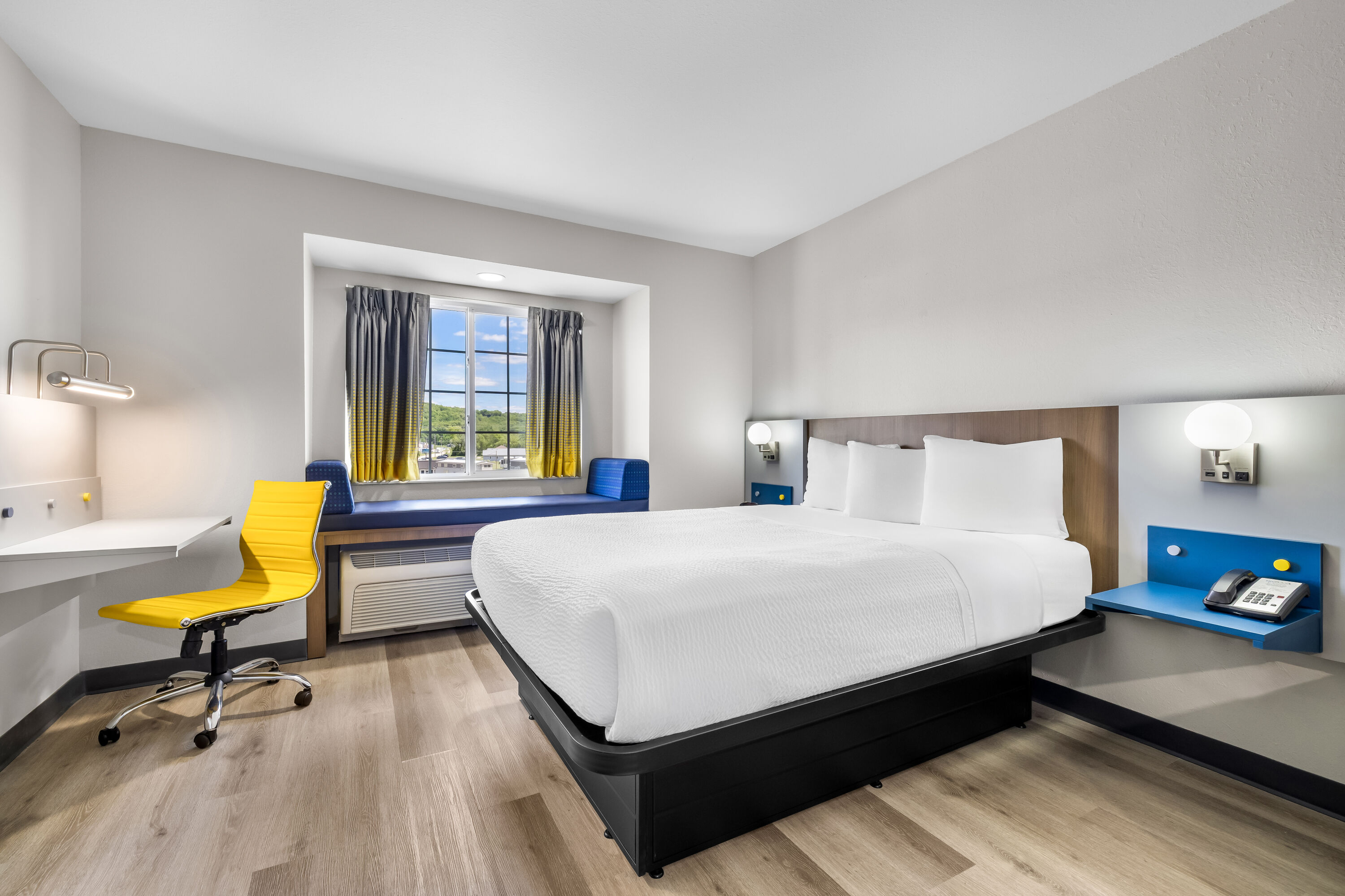 Microtel Inn & Suites by Wyndham Prairie du Chien suite in Prairie du Chien, Wisconsin