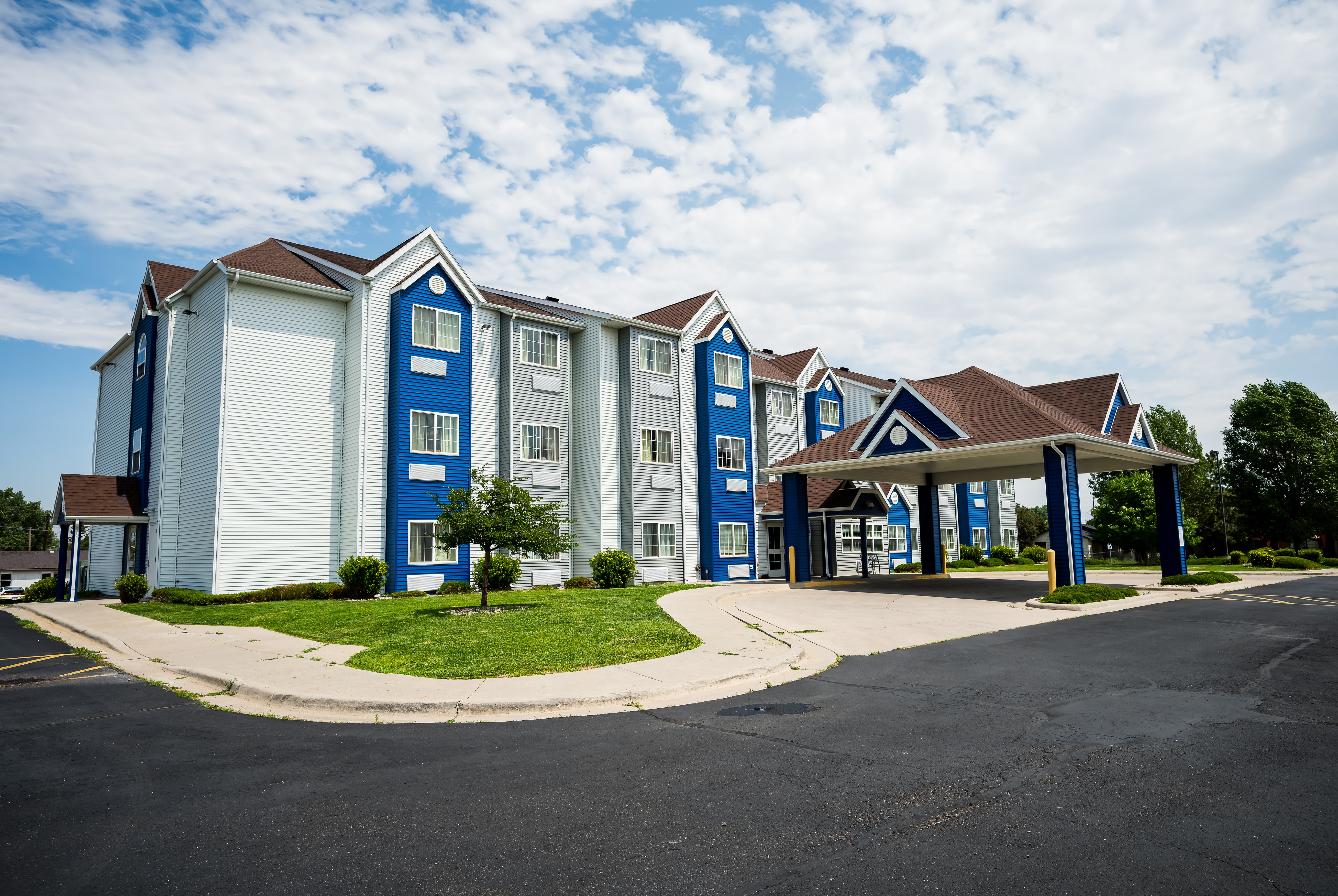 Exterior of Microtel Inn & Suites by Wyndham Cheyenne hotel in Cheyenne, Wyoming