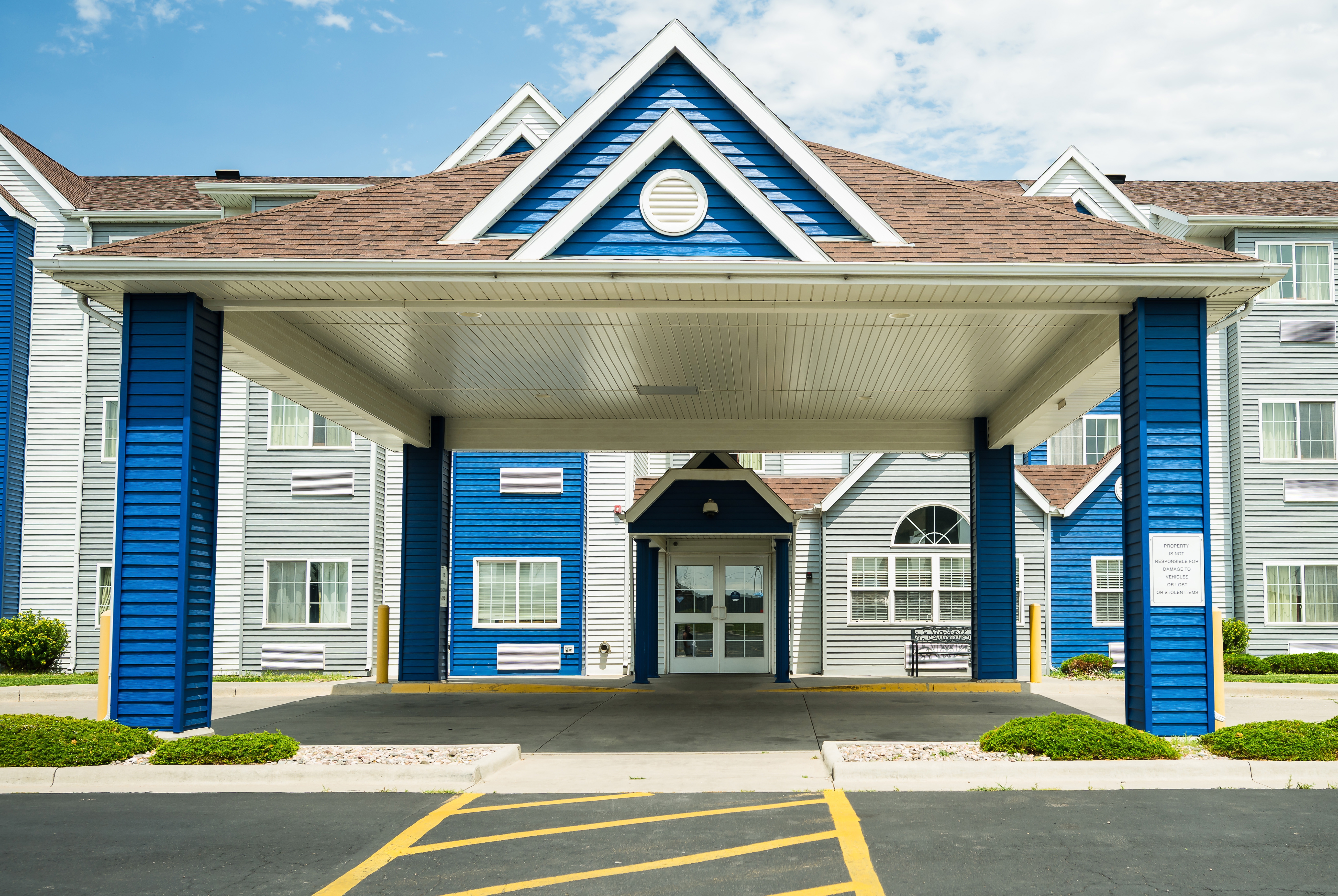 Exterior of Microtel Inn & Suites by Wyndham Cheyenne hotel in Cheyenne, Wyoming