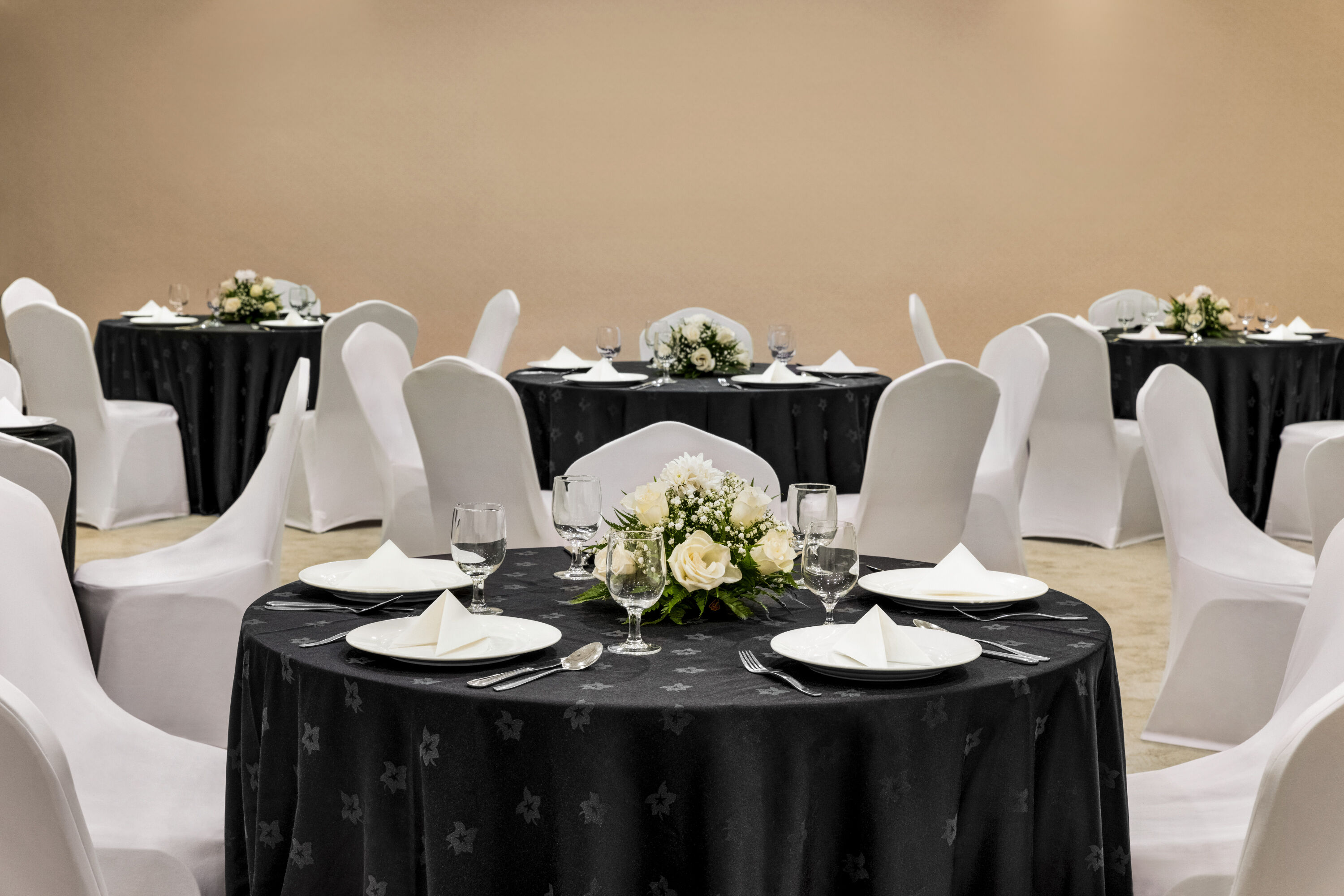 Ramada By Wyndham Dubai Deira Dubai Ae Hotels