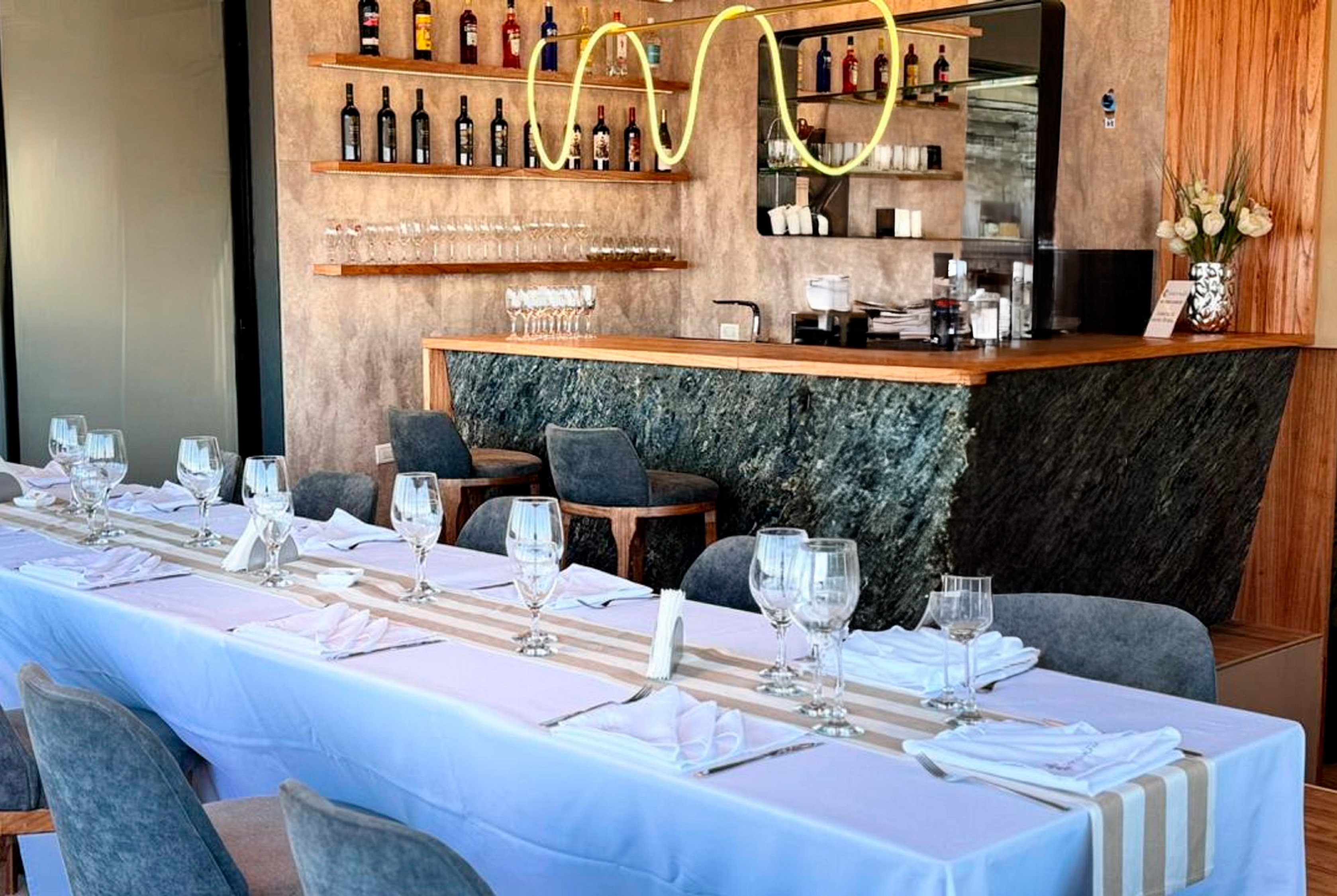 Bar at Ramada Plaza by Wyndham Tucuman in San Miguel de Tucuman, Other than US/Canada