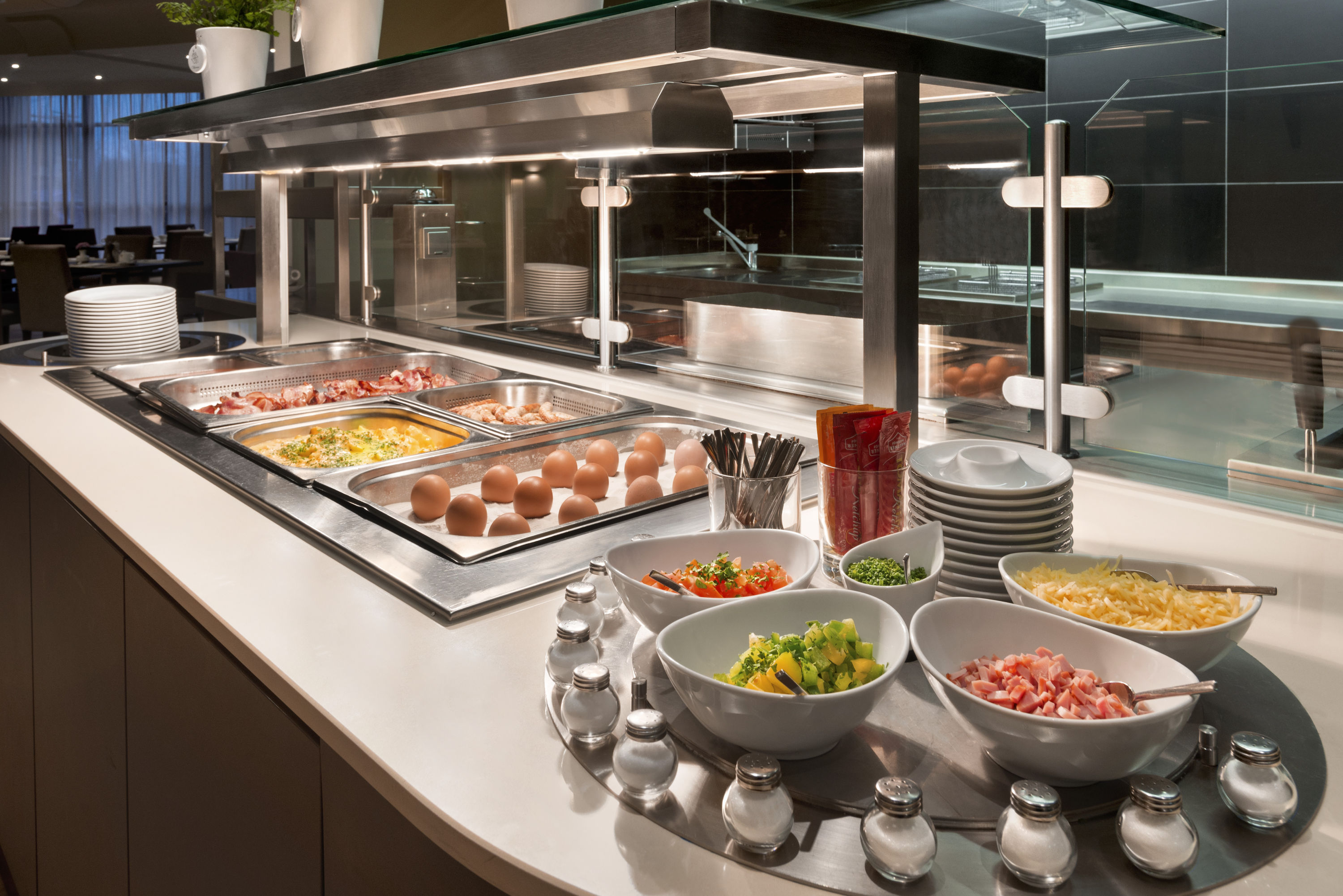 Ramada by Wyndham Graz restaurant in Graz, Other than US/Canada