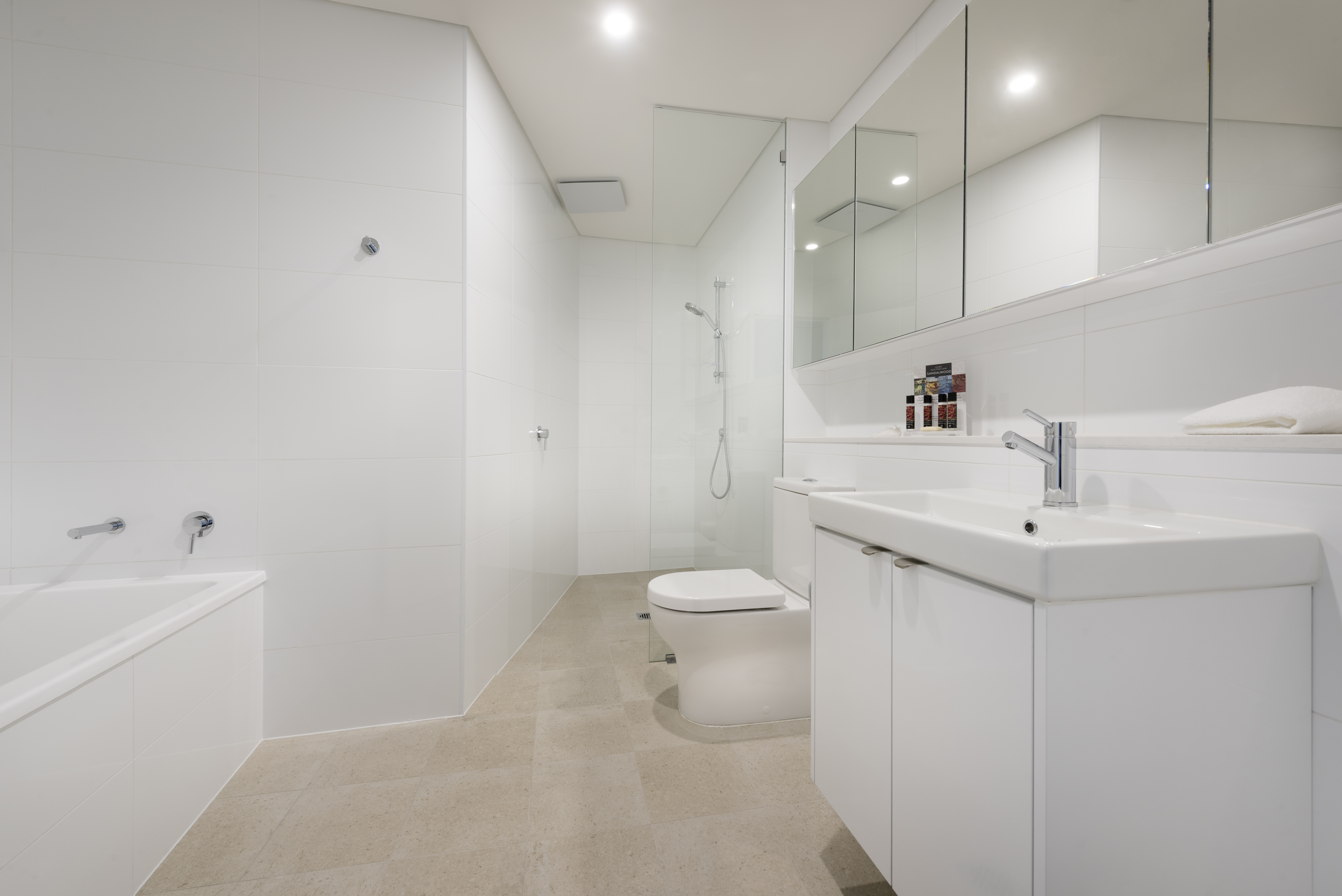 Guest room bath at the Ramada by Wyndham VetroBlu Scarborough Beach in Scarborough Beach, Other than US/Canada