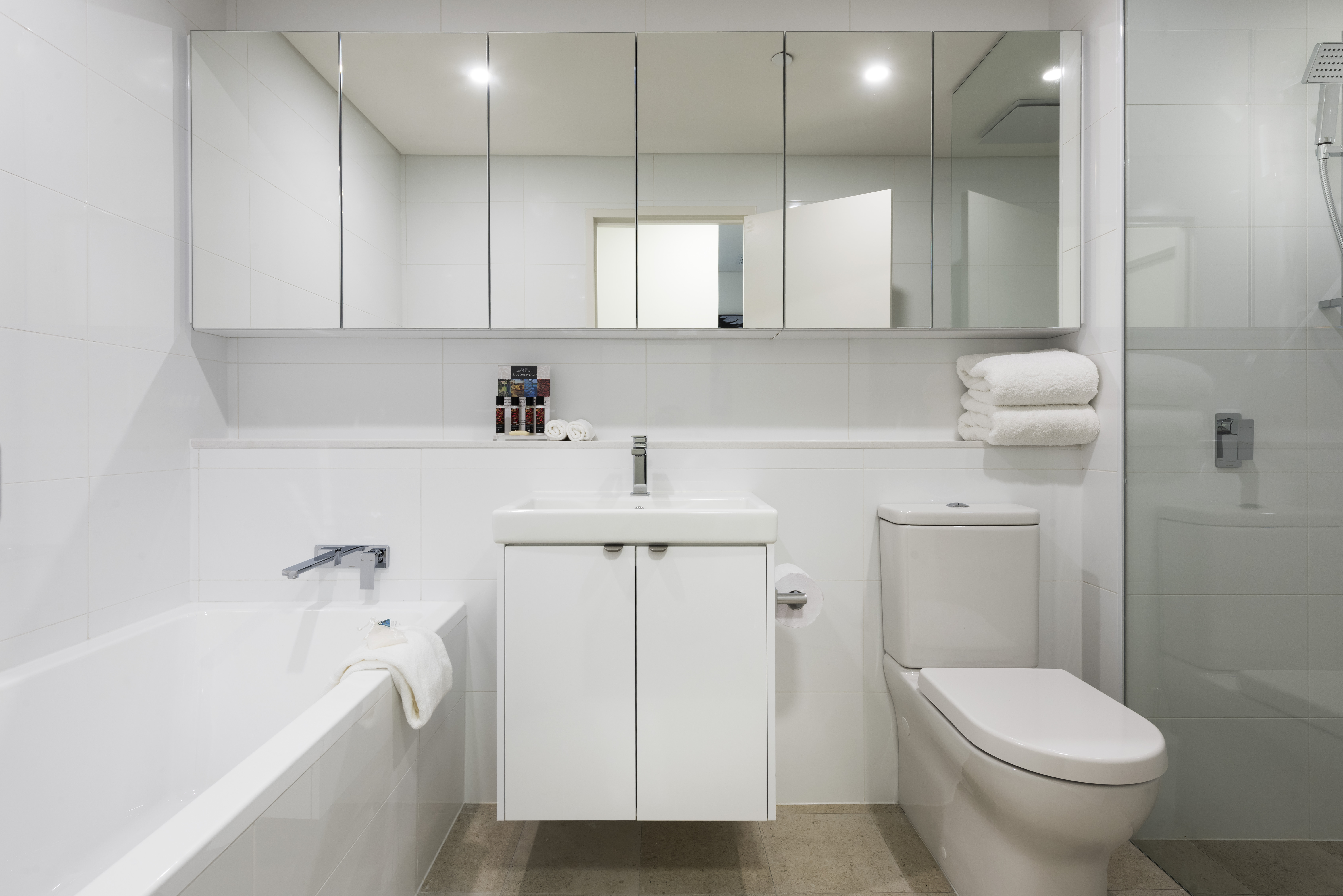 Guest room bath at the Ramada by Wyndham VetroBlu Scarborough Beach in Scarborough Beach, Other than US/Canada