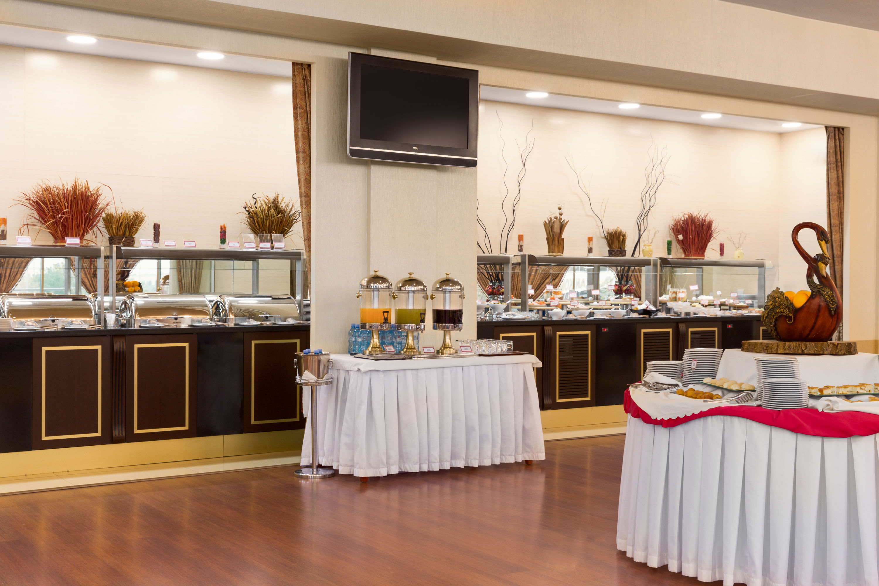 Ramada Plaza by Wyndham Gence restaurant breakfast area with seating in Gence, Other than US/Canada