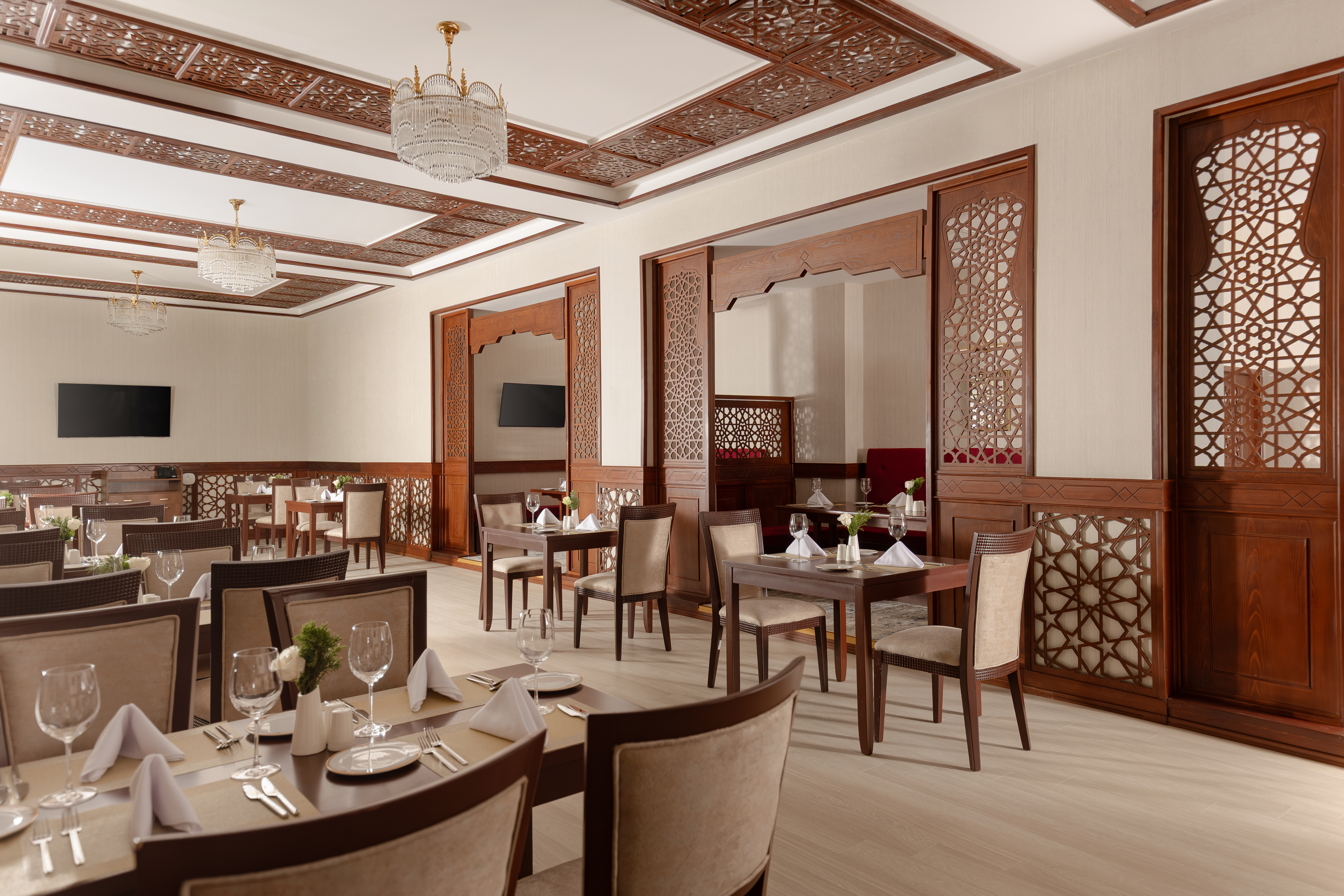 Ramada Plaza by Wyndham Gence restaurant in Gence, Other than US/Canada