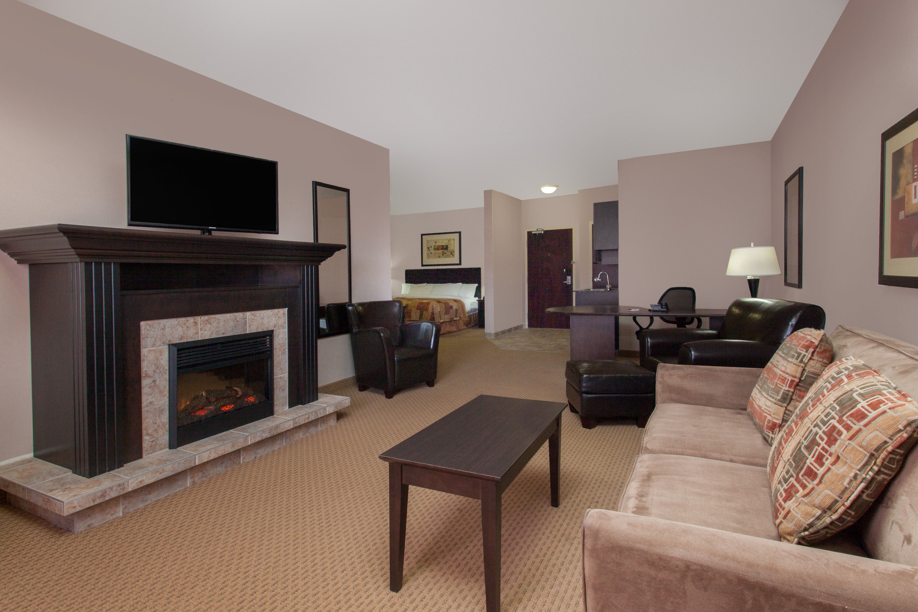 Guest room at the Ramada by Wyndham Brooks in Brooks, Alberta