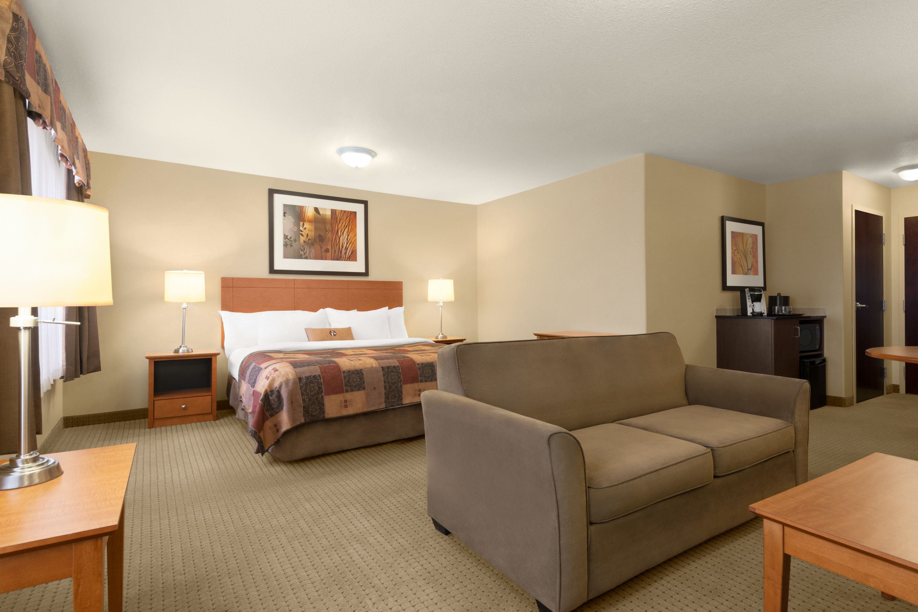 Ramada by Wyndham Drayton Valley suite in Drayton Valley, Alberta
