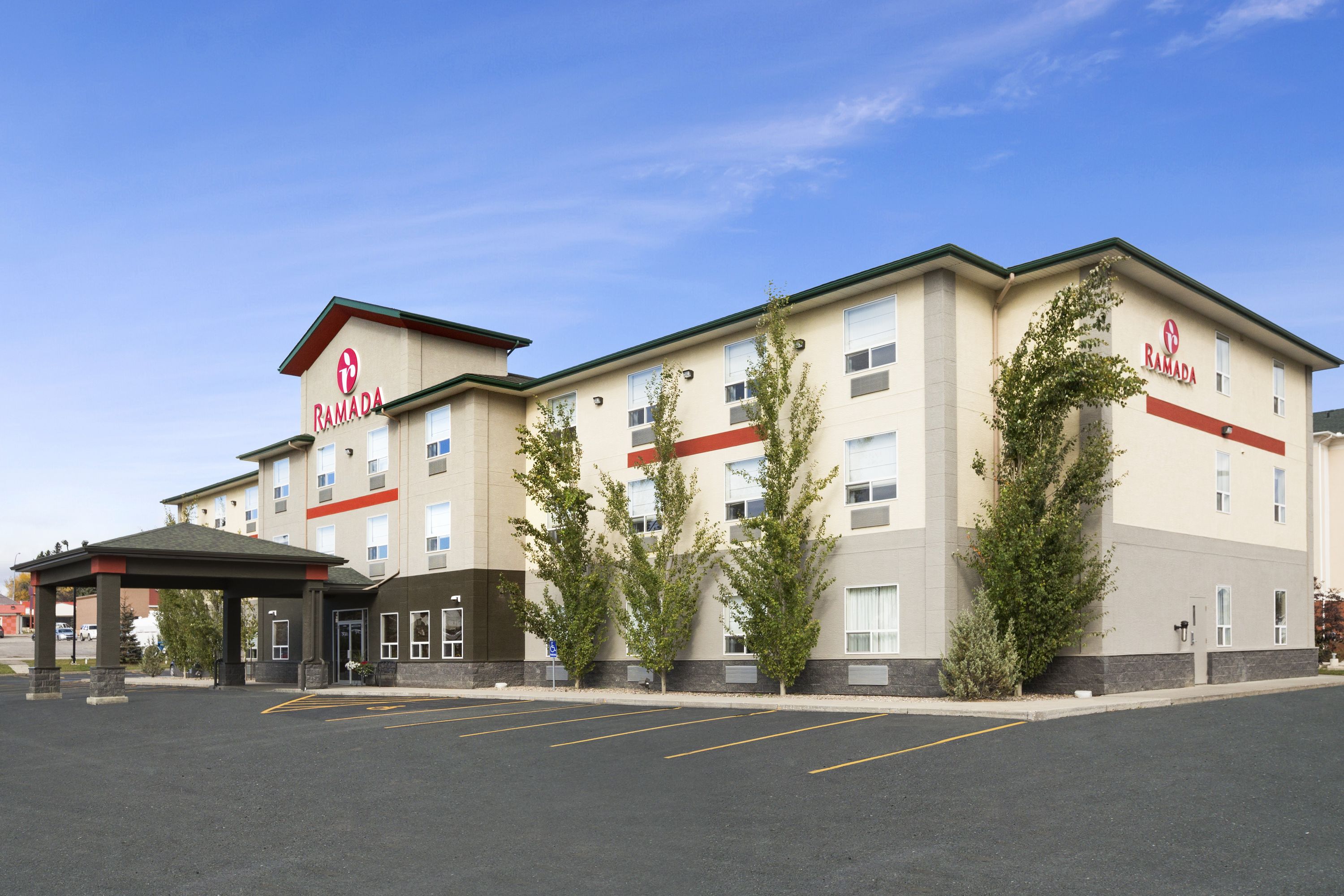 Ramada By Wyndham Edson Edson Ab Hotels