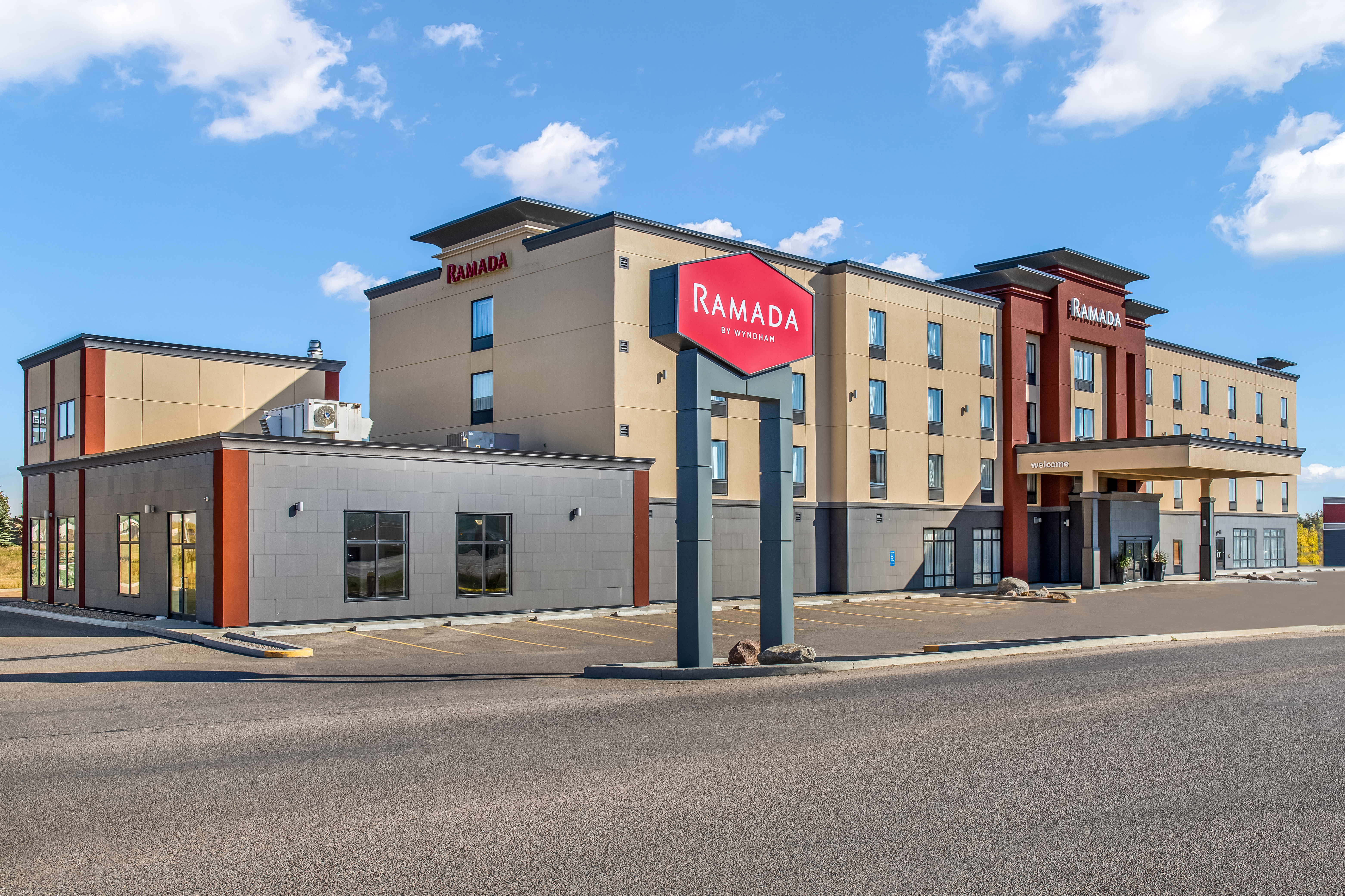 Exterior of Ramada by Wyndham St. Paul AB hotel in St Paul, Alberta
