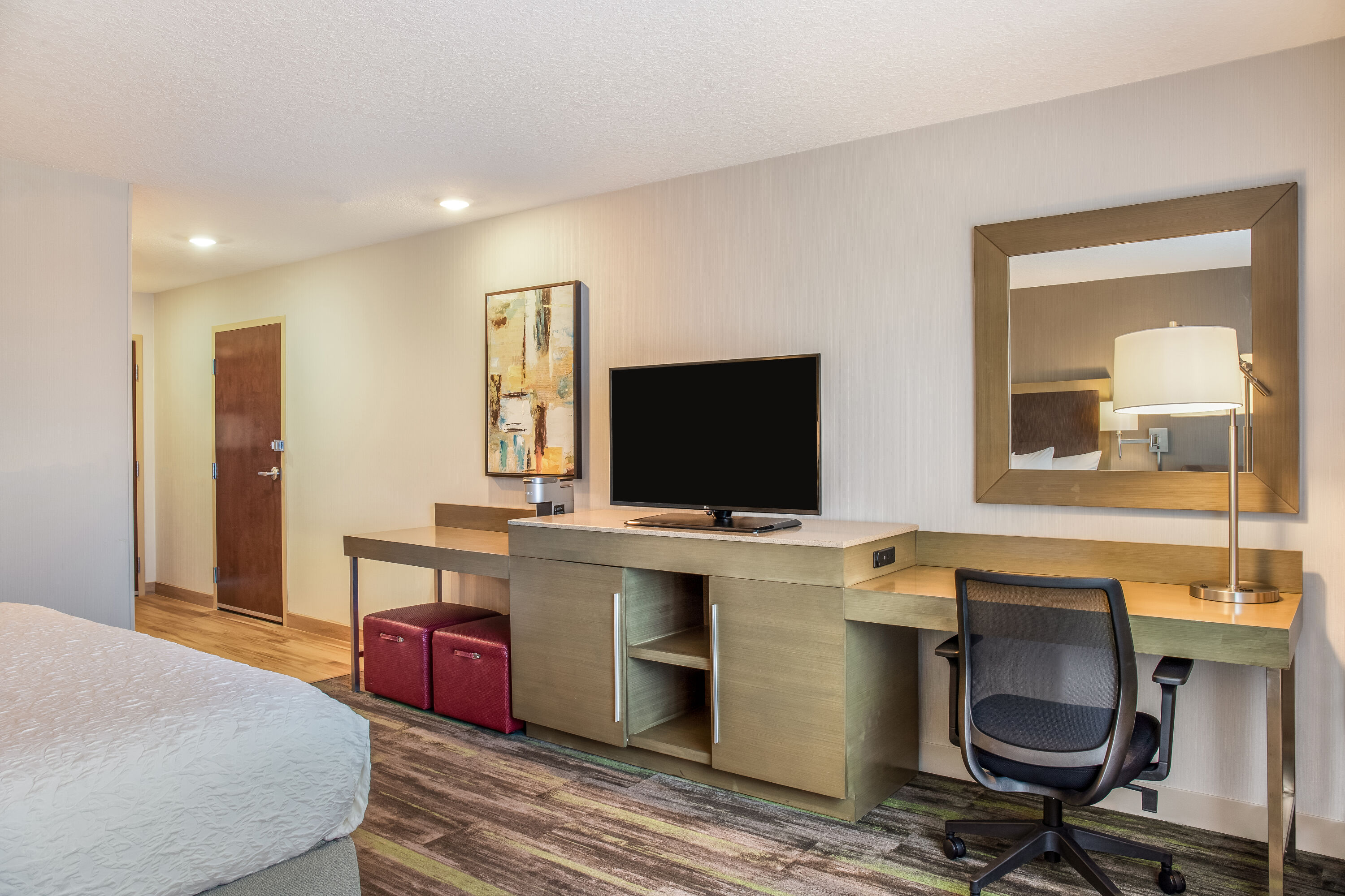 King bed guest room at the Ramada by Wyndham St. Paul AB in St Paul, Alberta