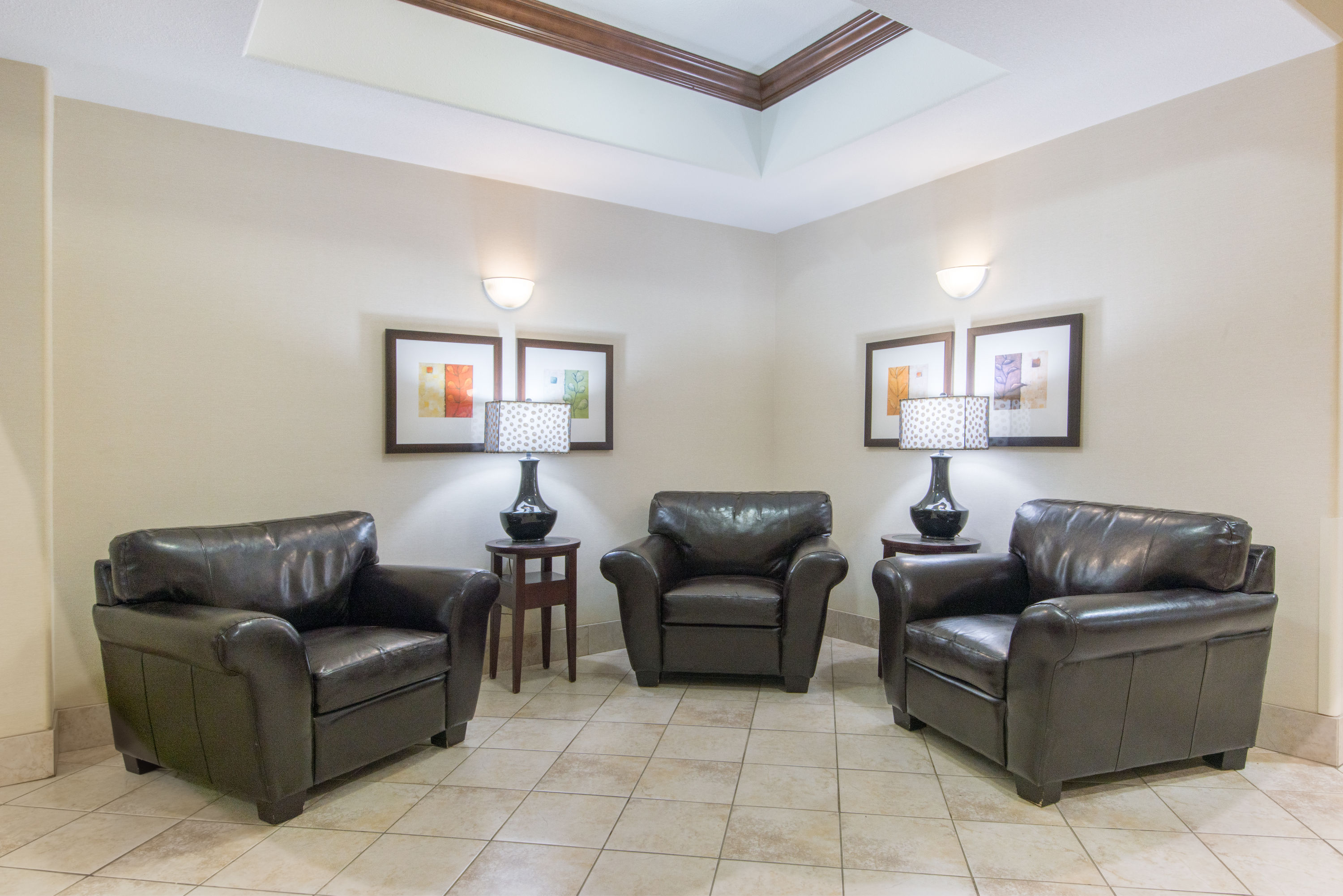 Ramada by Wyndham Wainwright Wainwright, AB Hotels