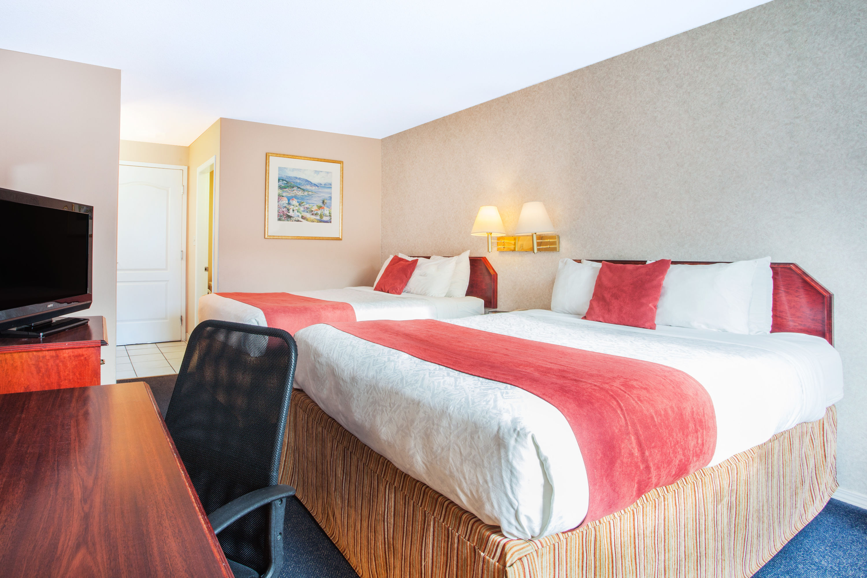 Ramada Limited 100 Mile House | 100 Mile House, BC Hotels