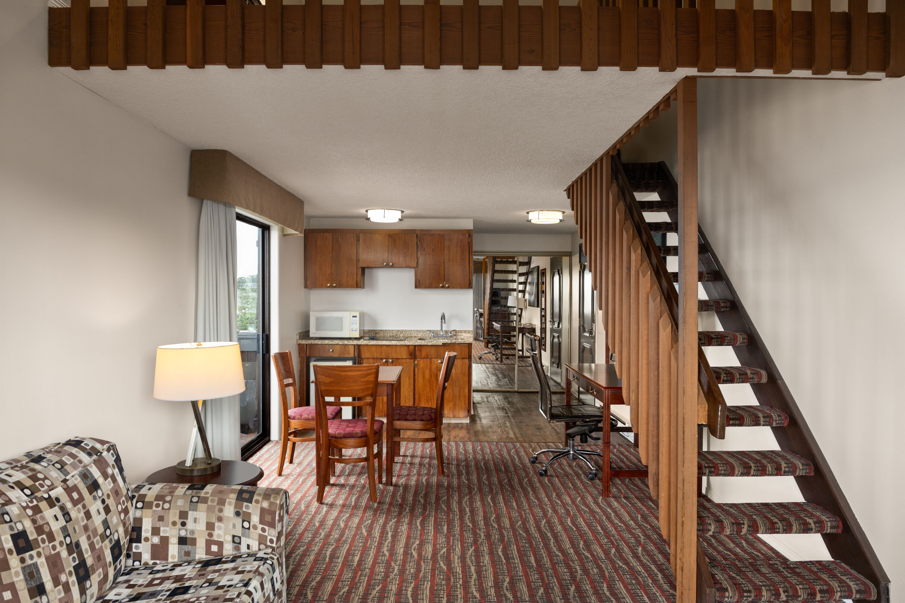 Ramada by Wyndham Campbell River suite in Campbell River, British Columbia