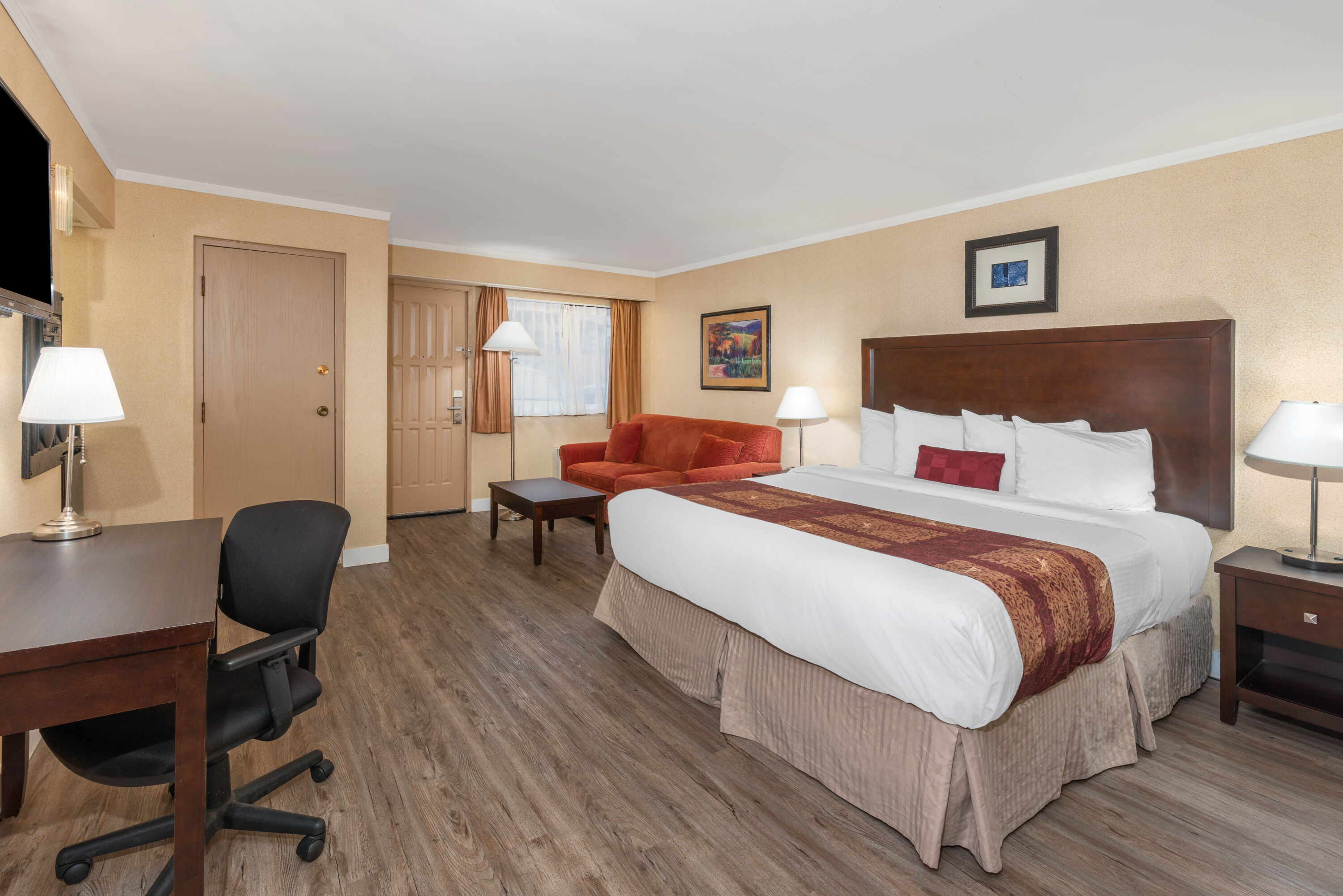 Ramada by Wyndham Coquitlam suite in Coquitlam, British Columbia