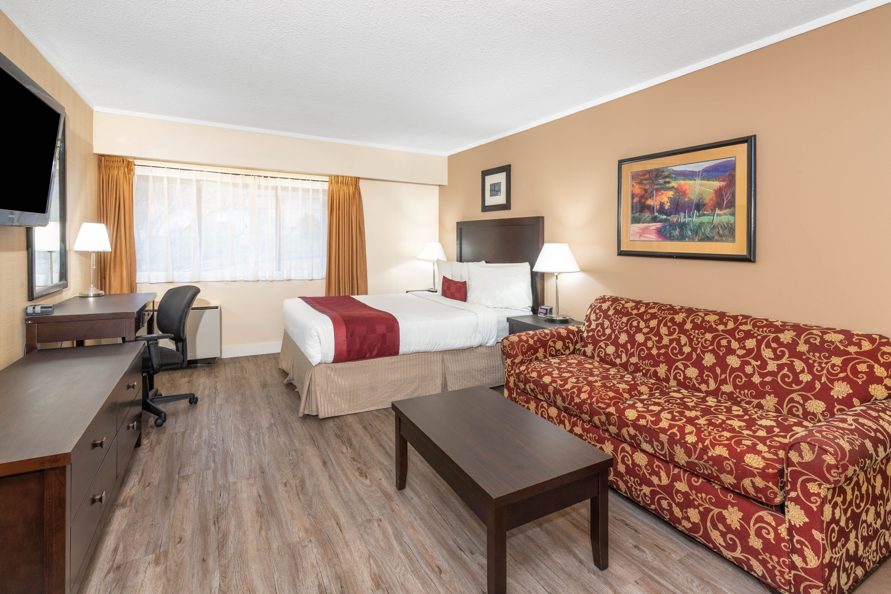 Ramada by Wyndham Coquitlam suite in Coquitlam, British Columbia