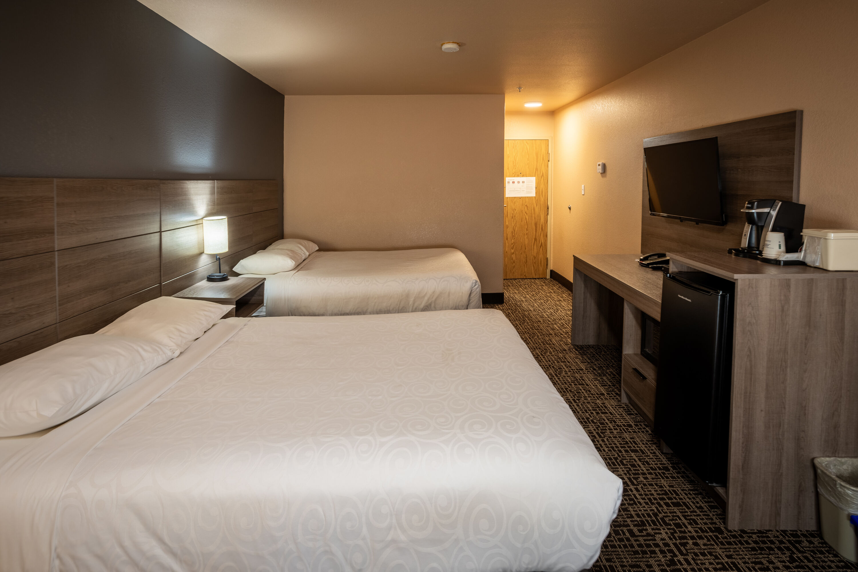 Guest room at the Ramada by Wyndham Cranbrook in Cranbrook, British Columbia