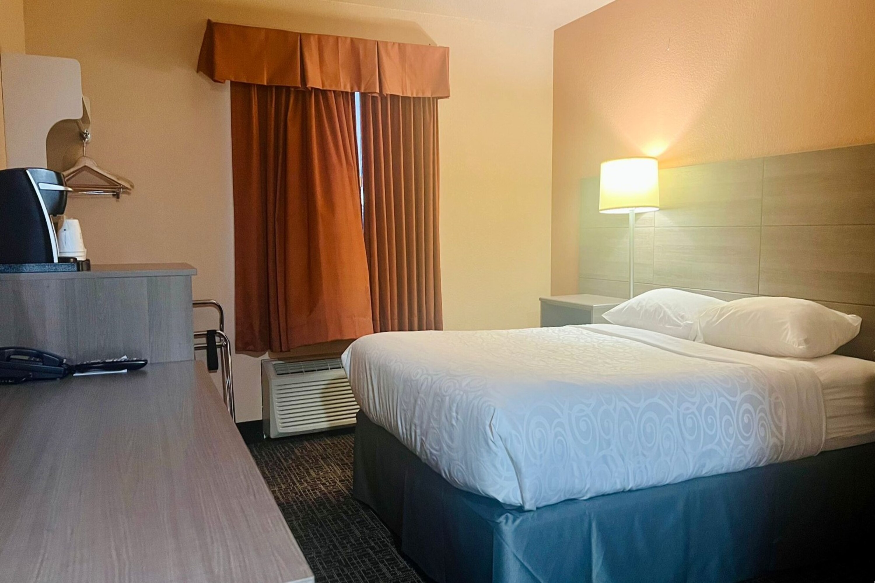 Guest room at the Ramada by Wyndham Cranbrook in Cranbrook, British Columbia