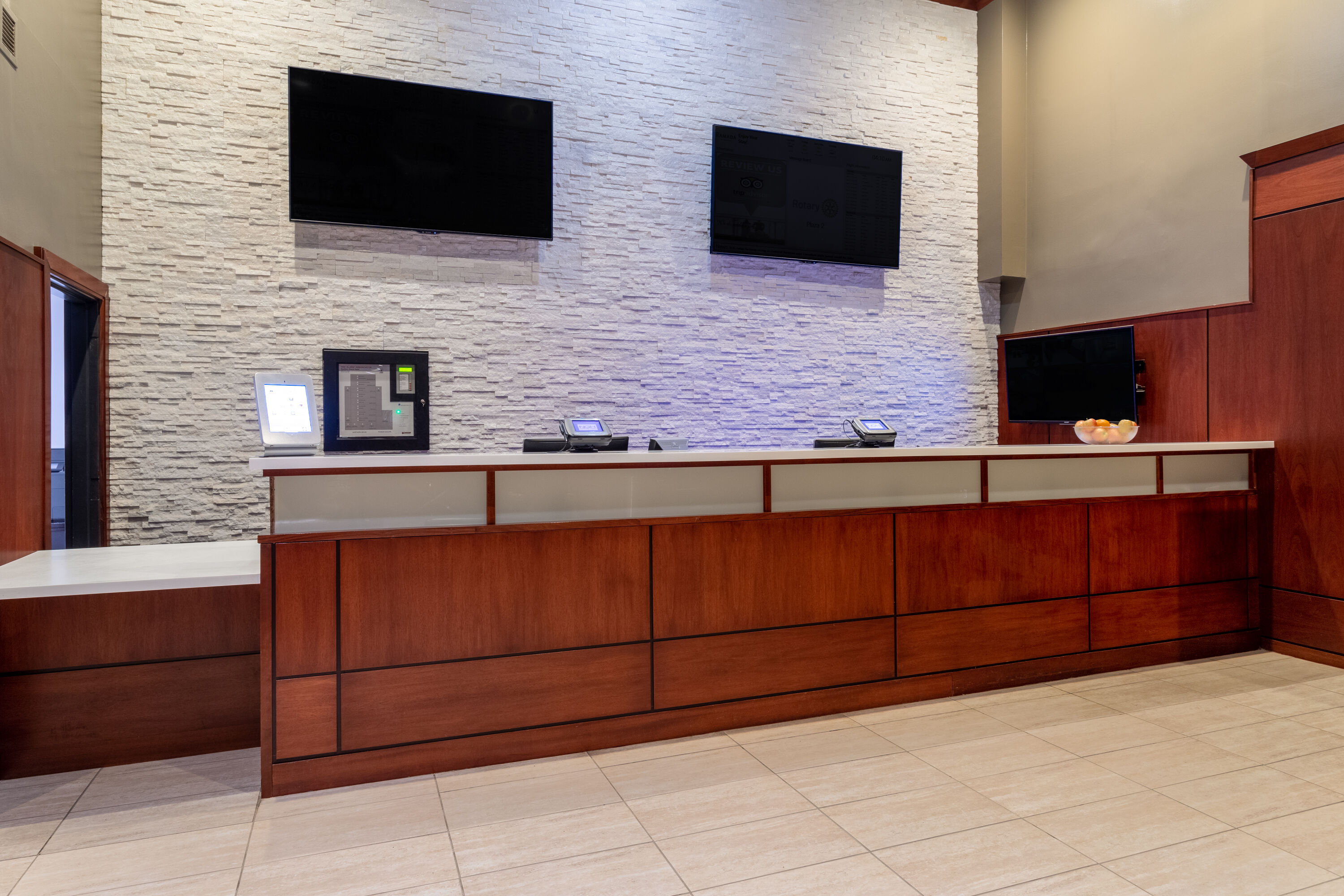 Ramada by Wyndham Northern Grand Hotel & Conference Centre reception in Fort St John, British Columbia